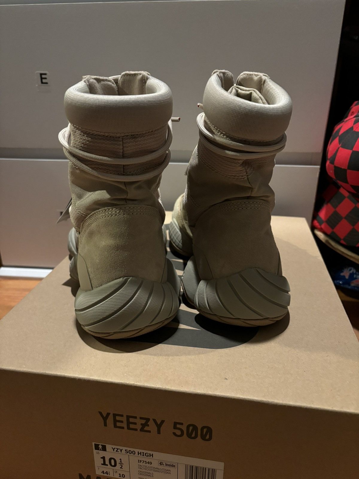 Adidas Adidas Yeezy 500 tactical utility high sand size 10.5 Size US 10.5 / EU 43-44 - 3 Thumbnail