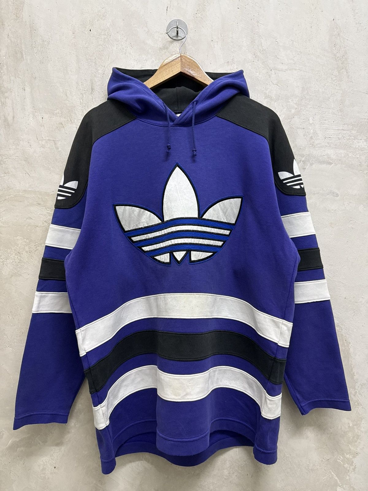 Adidas Vintage 90s Adidas Embroidered Logo Distressed Hoodie Size US L / EU 52-54 / 3 - 2 Thumbnail