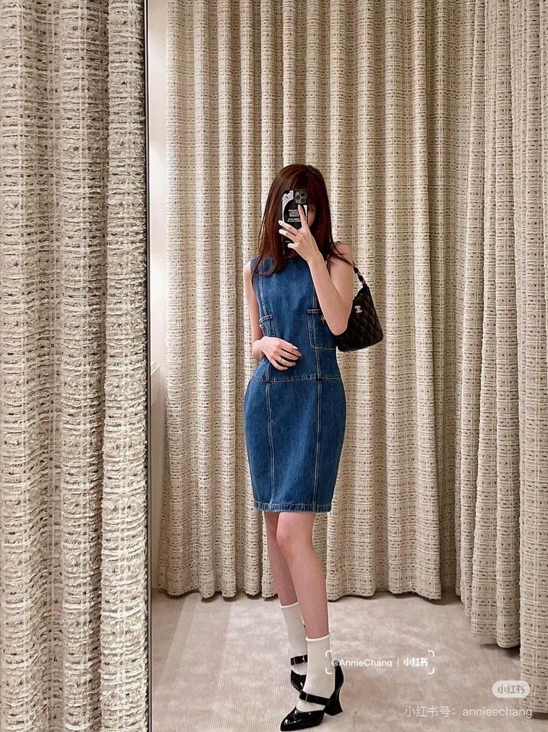 Chanel Chanel 22k jewel buckle blue denim sleeveless dress Size XXS / US 00 / IT 34 - 9 Thumbnail
