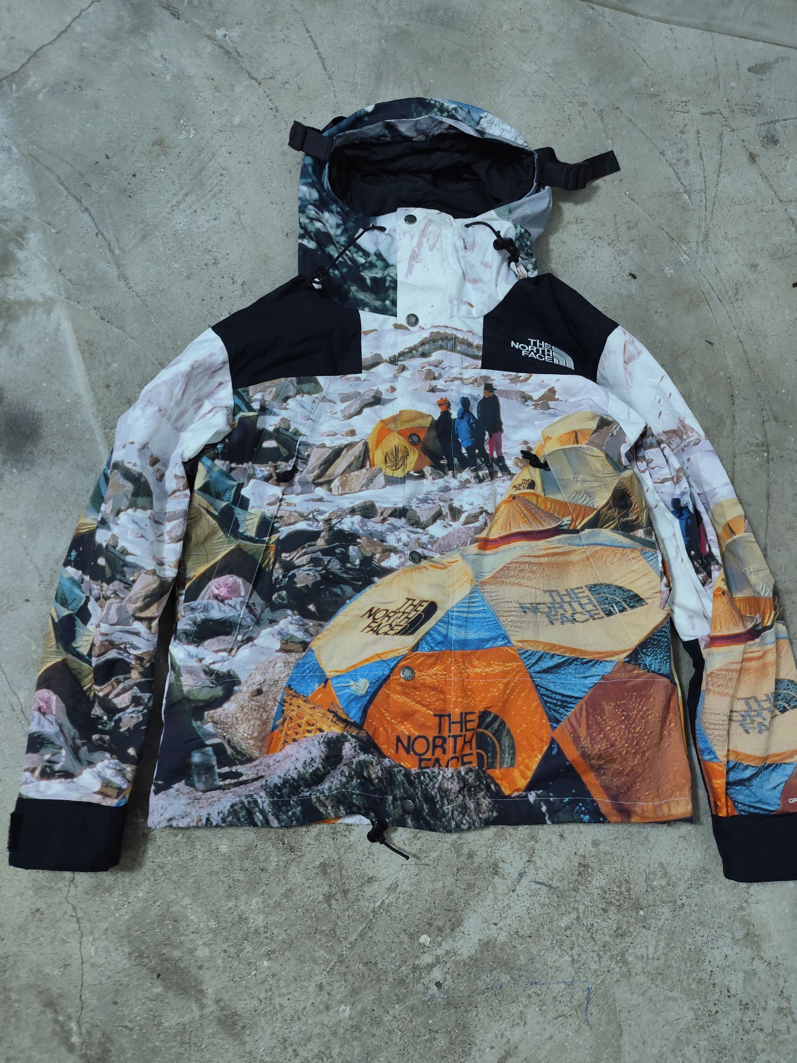 The North Face TNF x Invincible Expedition Series Mountain Jacket Size US S / EU 44-46 / 1 - 1 Thumbnail