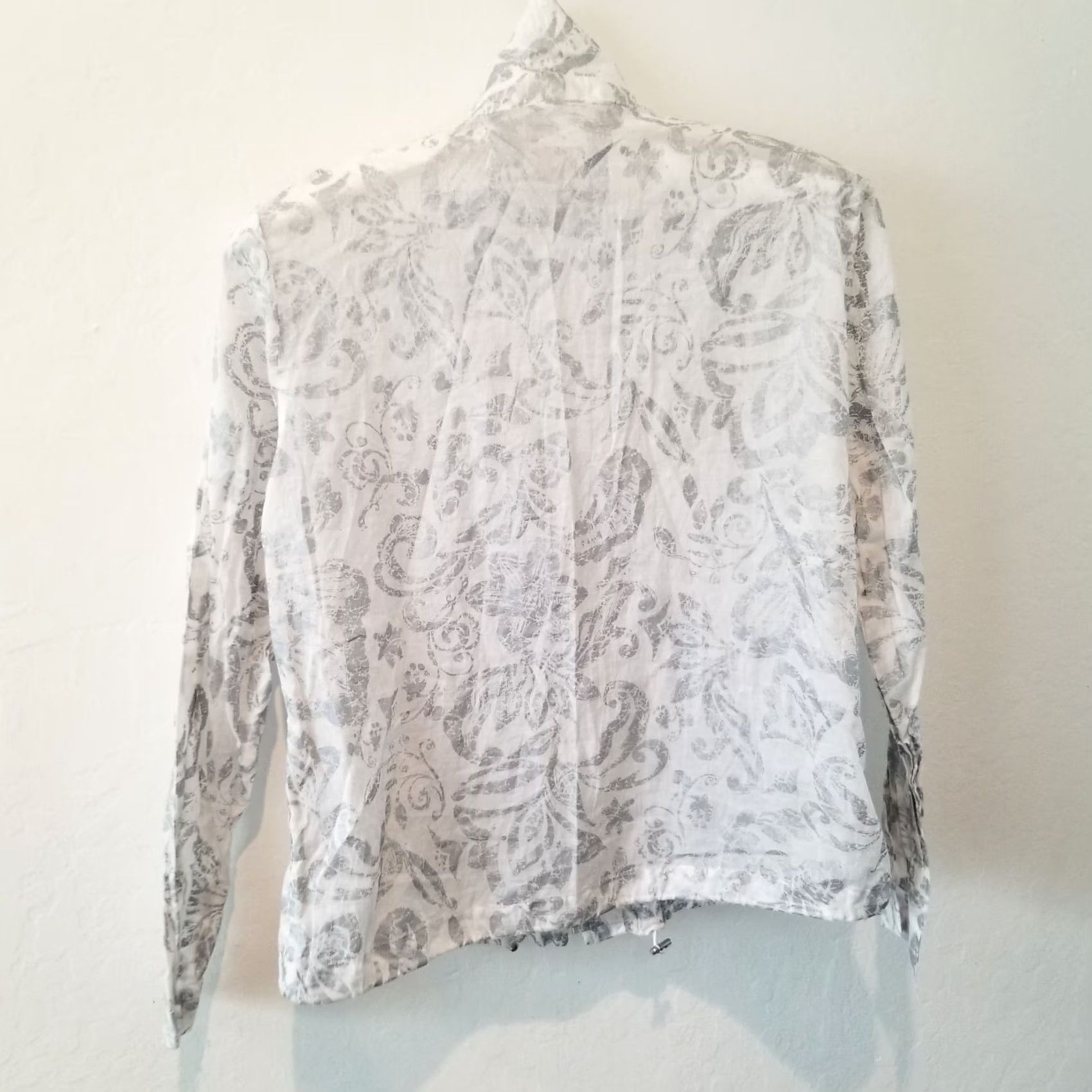 Vintage Chico's Womens Mock Neck Zip Front Paisley Bomber Jacket Sz 1 White Gray Cotton Size XS / US 0-2 / IT 36-38 - 2 Thumbnail