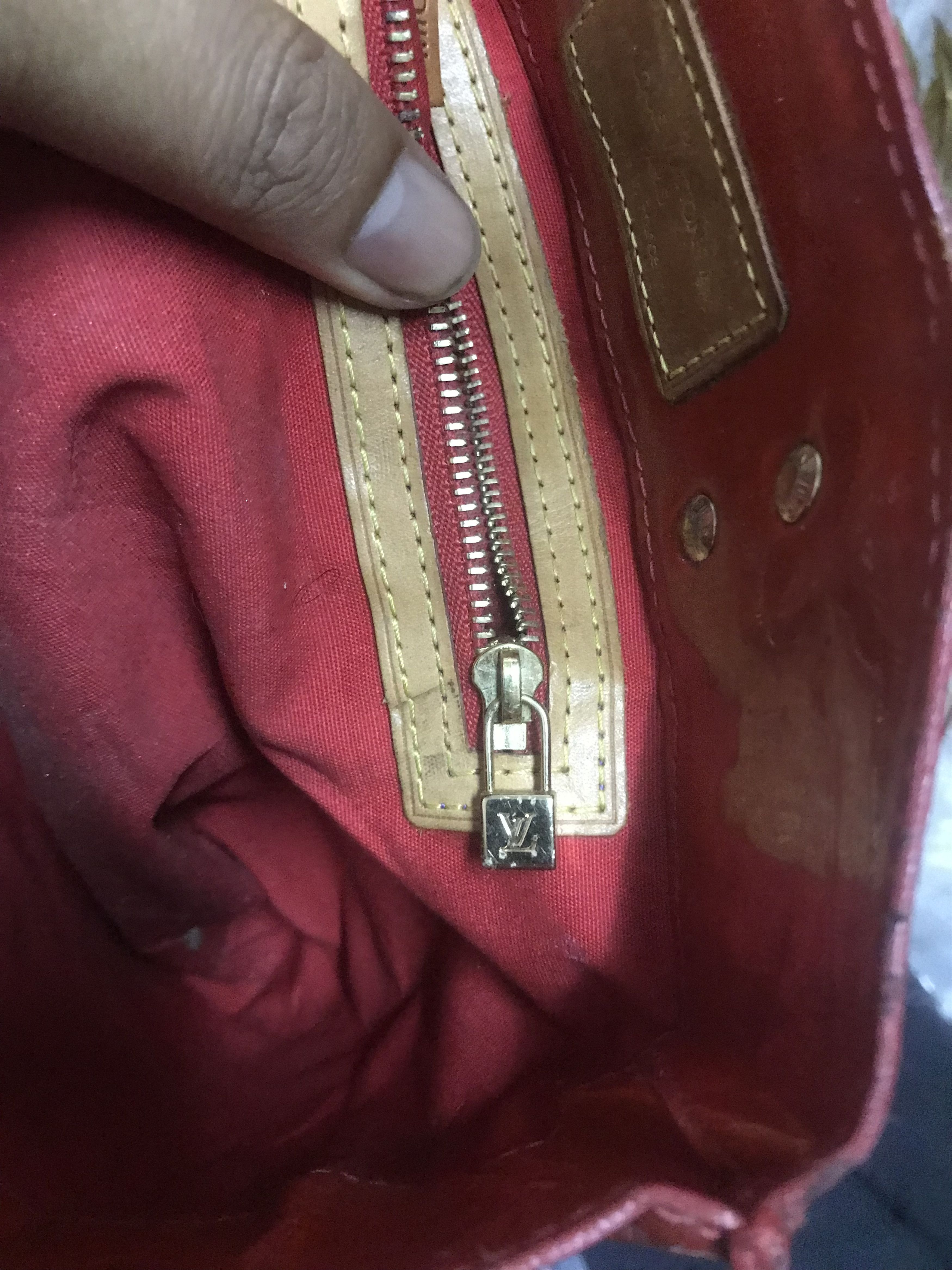 Louis Vuitton Authentic Louis Vuitton Vernis Size ONE SIZE - 5 Thumbnail