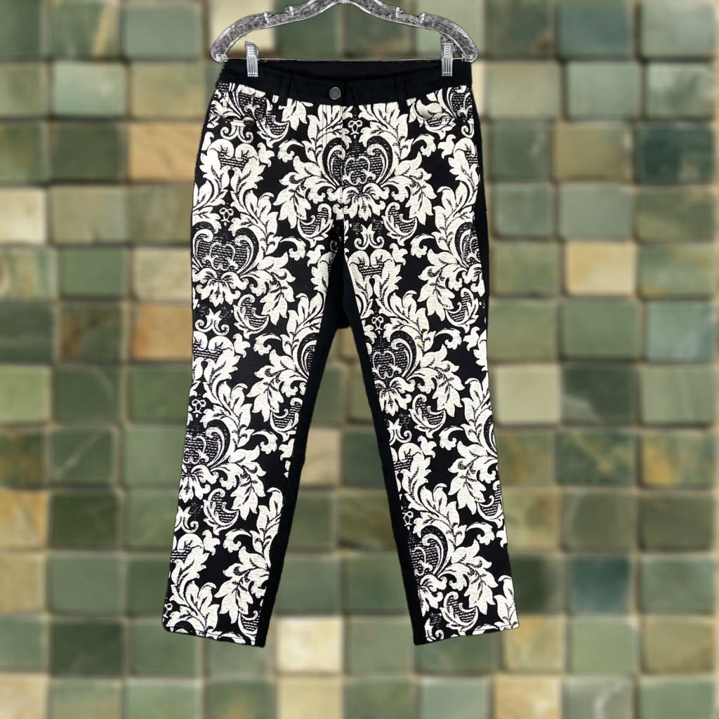 Vintage Chico’s Pants Women Black White Floral Skinny Ankle Size 0 Womens Size 25" / US 0 / IT 36 - 1 Thumbnail