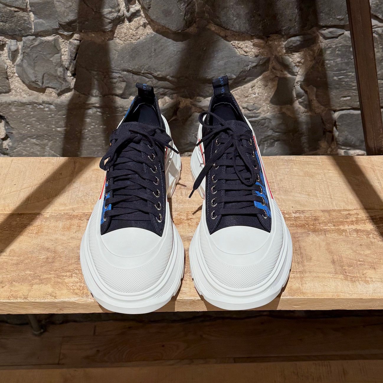 Alexander McQueen Alexander McQueen Tread Slick Graffiti Platform Sneakers Size US 10 / IT 40 - 2 Thumbnail