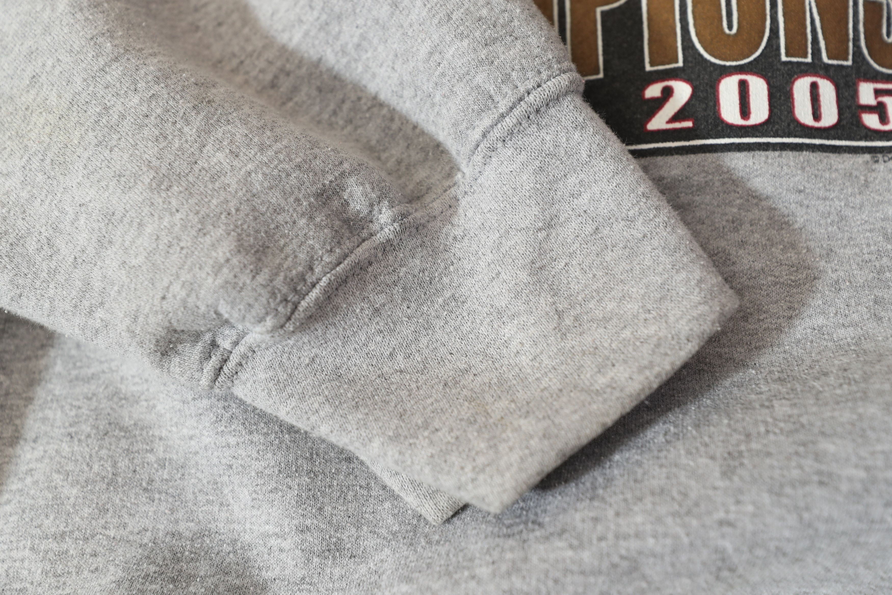 Gildan Pioneer Hockey Back to Back National Champs 04 & 05 (XXL) Size US XXL / EU 58 / 5 - 8 Thumbnail
