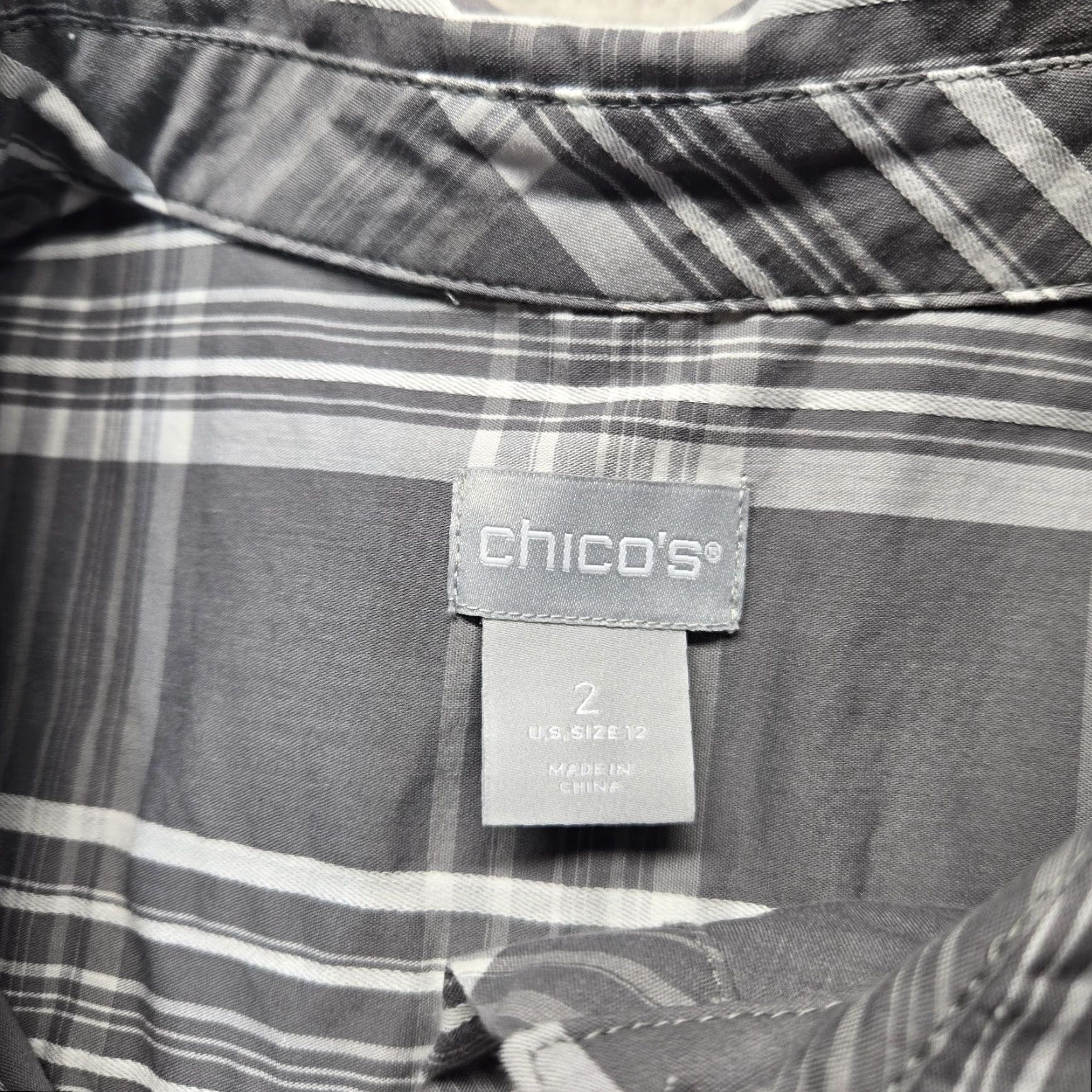 Vintage Chico's Shirt Women's Button-Up Collared Gray Striped Long Sleeve Size 2 Adult Regular Affordable Casual Gray Womens Size XS / US 0-2 / IT 36-38 - 3 Thumbnail