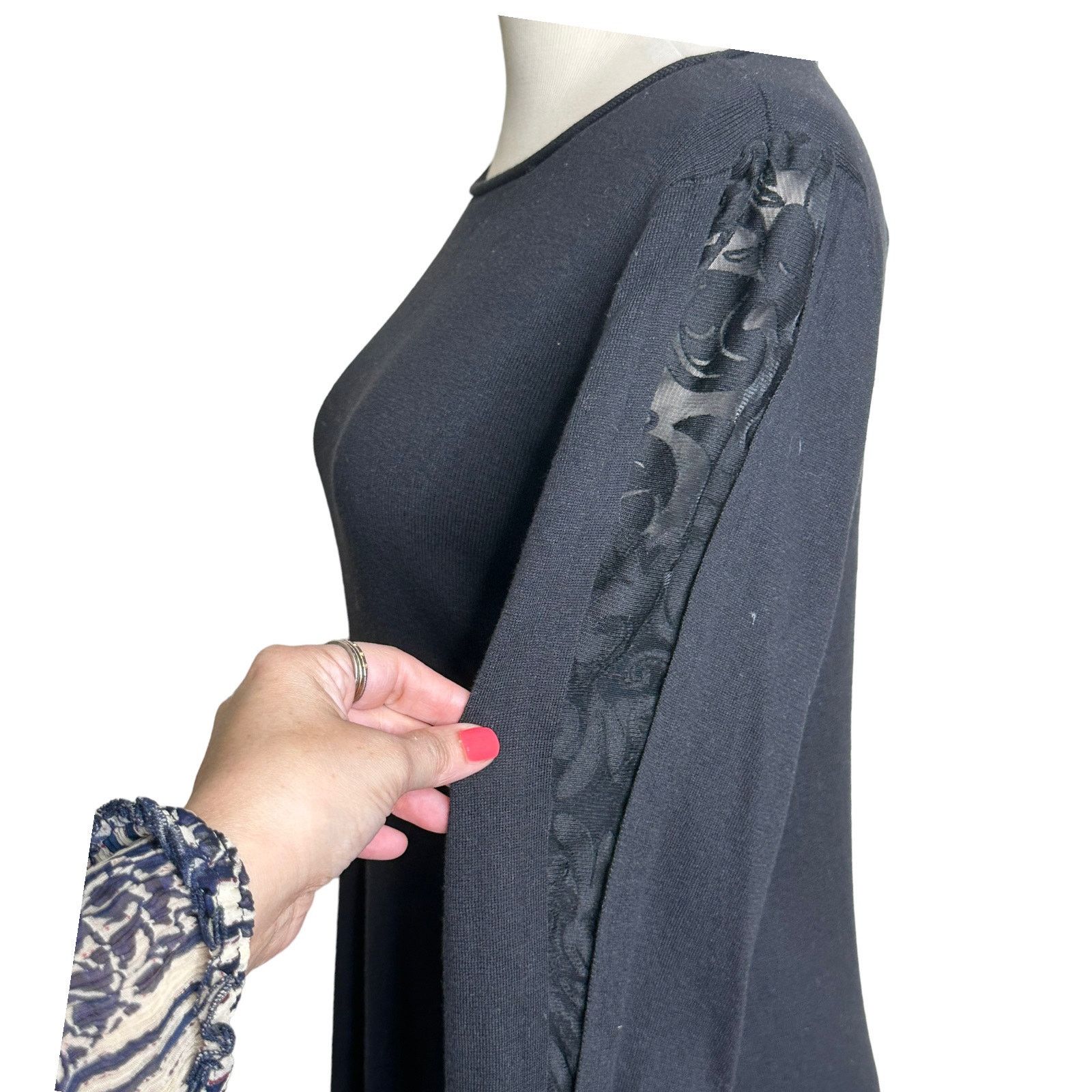 NIC+ZOE Nic+Zoe Black Flash Of Lace Boat Neck Sweater size small Size S / US 4 / IT 40 - 9 Thumbnail