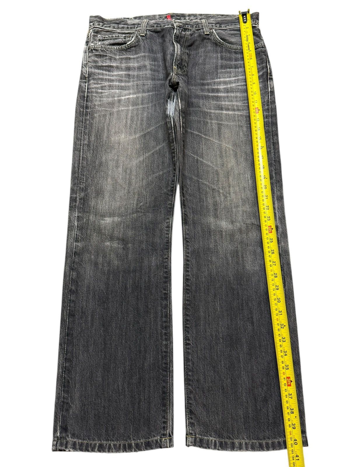 Uniqlo Vintage Y2K Japanese Uniqlo Faded Wash Whiskers Relaxed Fits Size US 35 - 11 Thumbnail