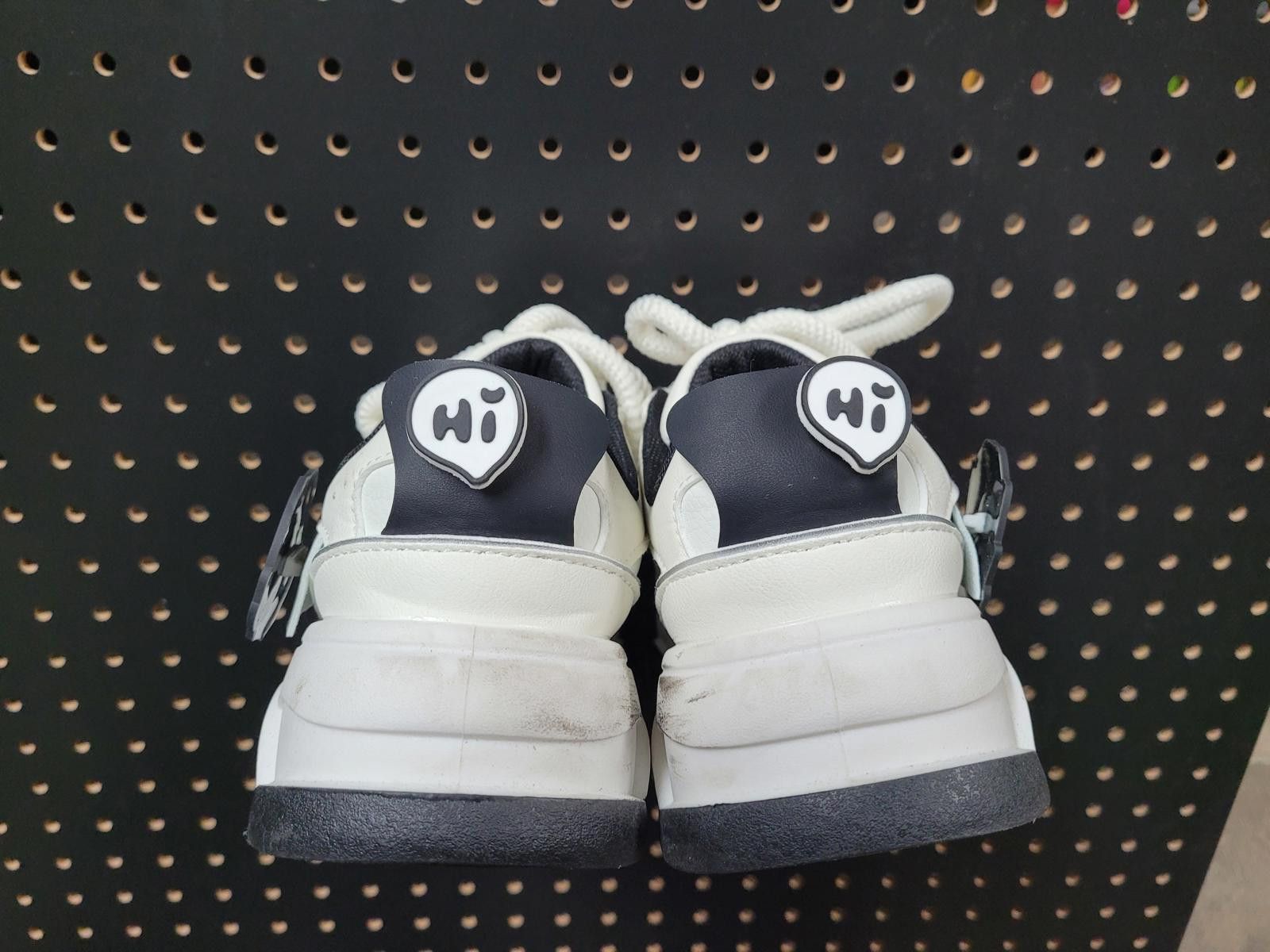 Unknown London Stylish White Sneakers - Act Fast, Grab Yours Now! Size US 5 / EU 37 - 9 Thumbnail