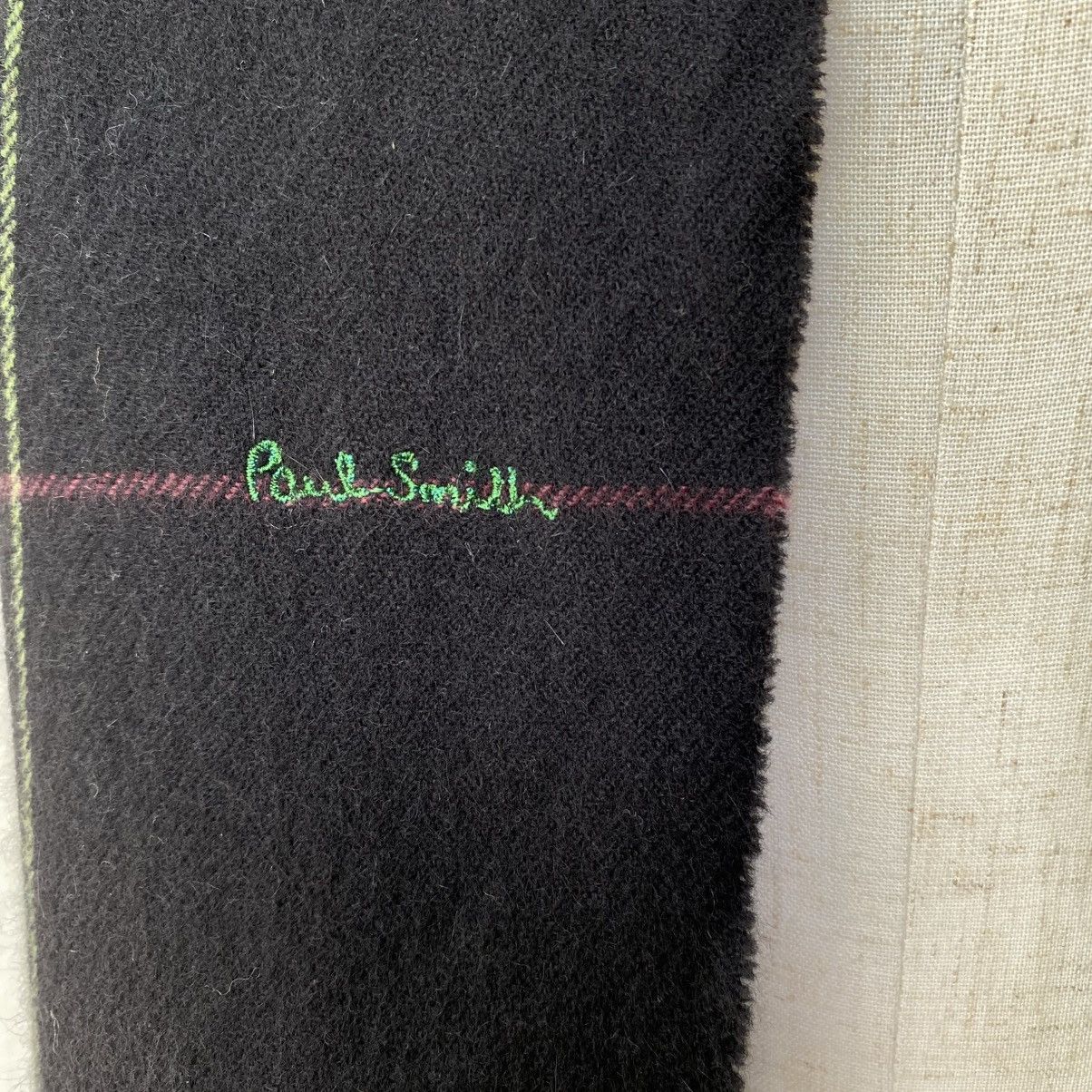 Paul Smith Paul Smith Black Scarf with Green Logo Embroidery Size ONE SIZE - 5 Thumbnail