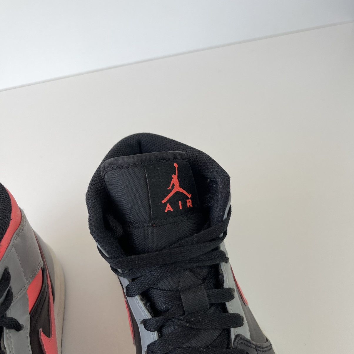 Jordan Brand Nike Air Jordan 1 Mid 2020 Hi-Top Shoes Mid/Pink/Shadow Size US 8 / EU 41 - 7 Thumbnail