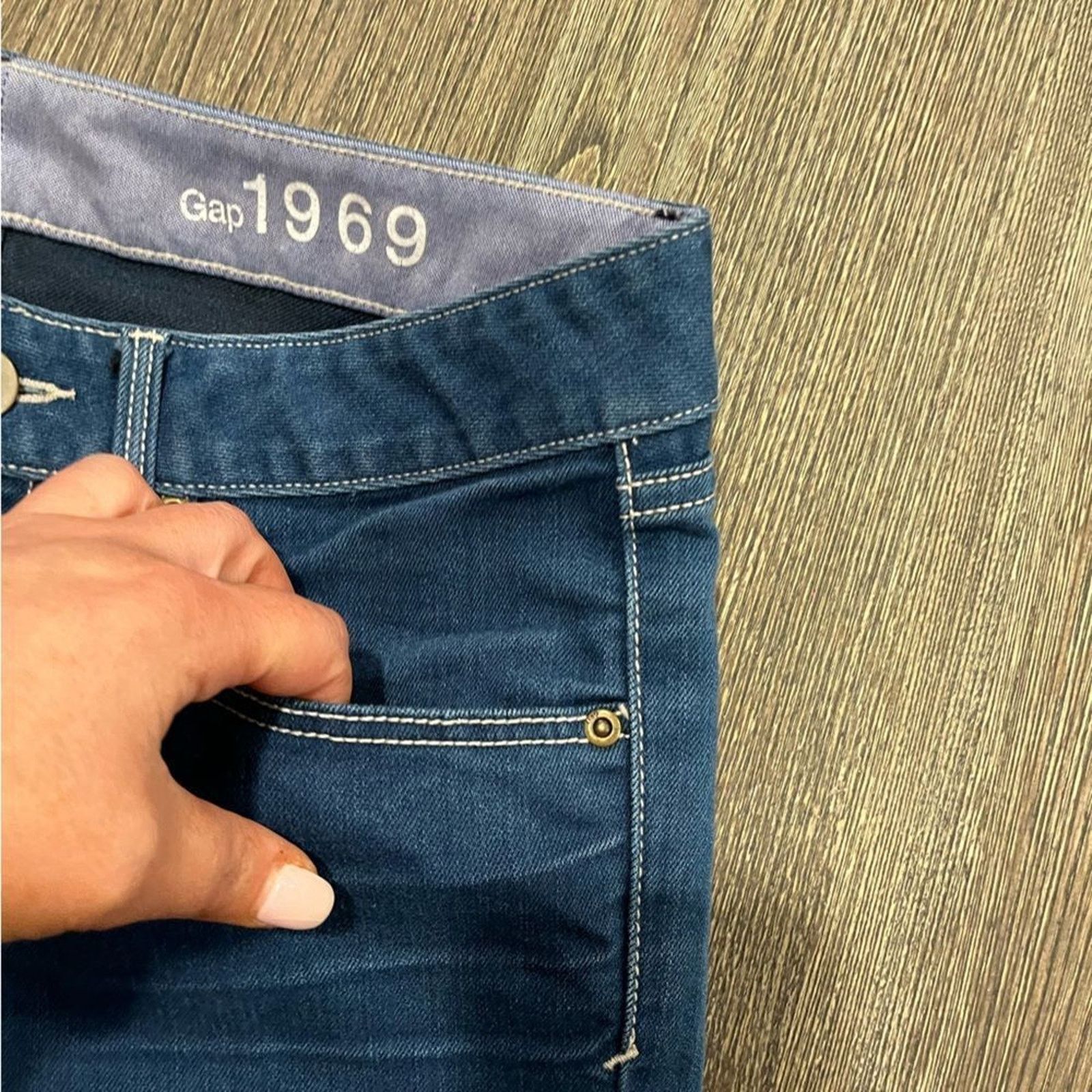 Gap Gap 1969 Mid-Rise Jeans Tapered Leg Slim Fit Stretch Denim Size 26" / US 2 / IT 38 - 4 Thumbnail