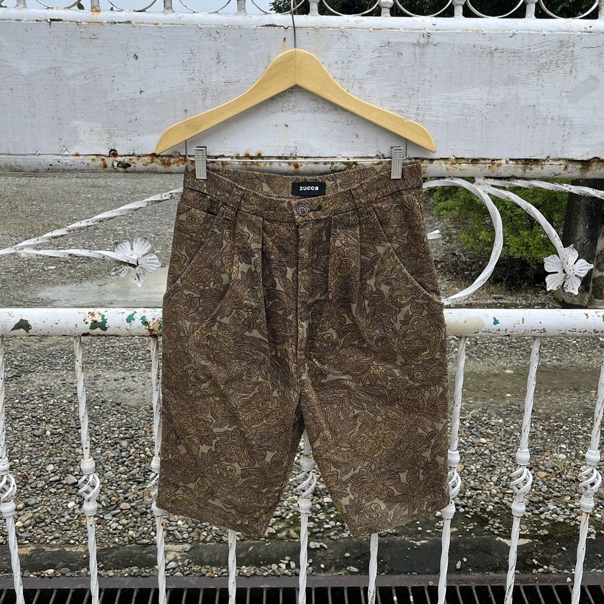 Issey Miyake Zuca by Issey Miyake High Waist Floral Shorts Size 30" / US 8 / IT 44 - 2 Thumbnail