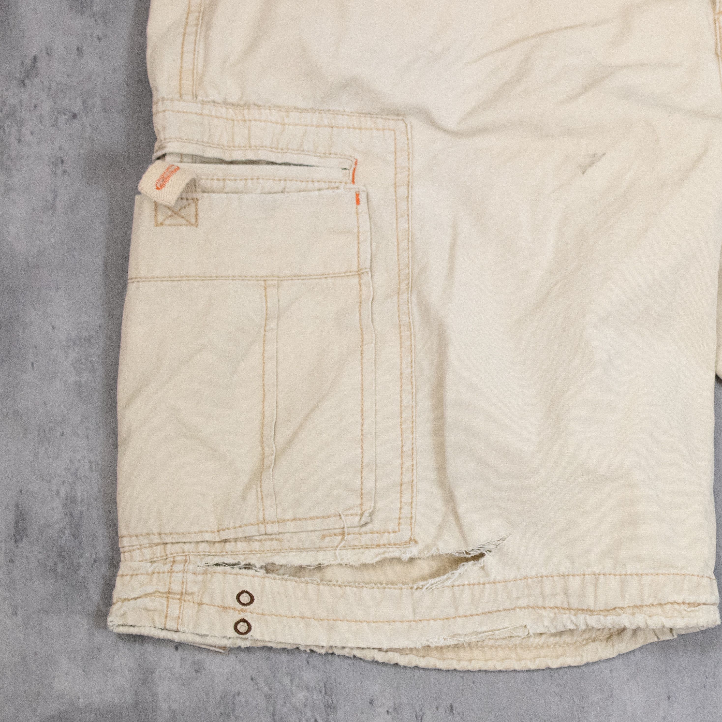 Vintage Y2K 2000's Baggy Below the Knee Cargo Tan Distressed Shorts Size US 34 / EU 50 - 9 Thumbnail
