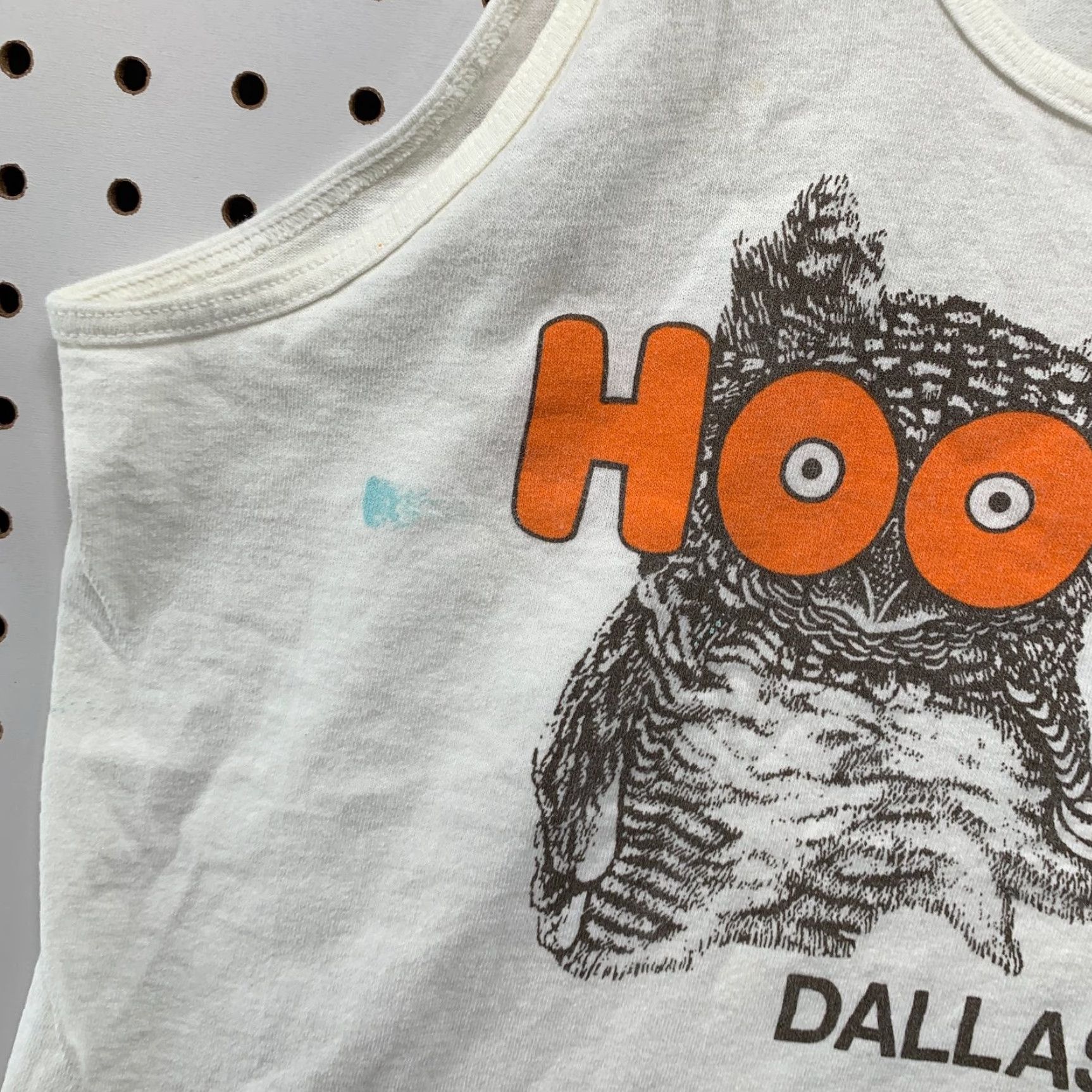 Vintage VINTAGE Hooters Tank Top Women Small 90s White Dallas Sleeveless Owl Graphic USA Tank Women's S White 90s USA Size S / US 4 / IT 40 - 5 Thumbnail