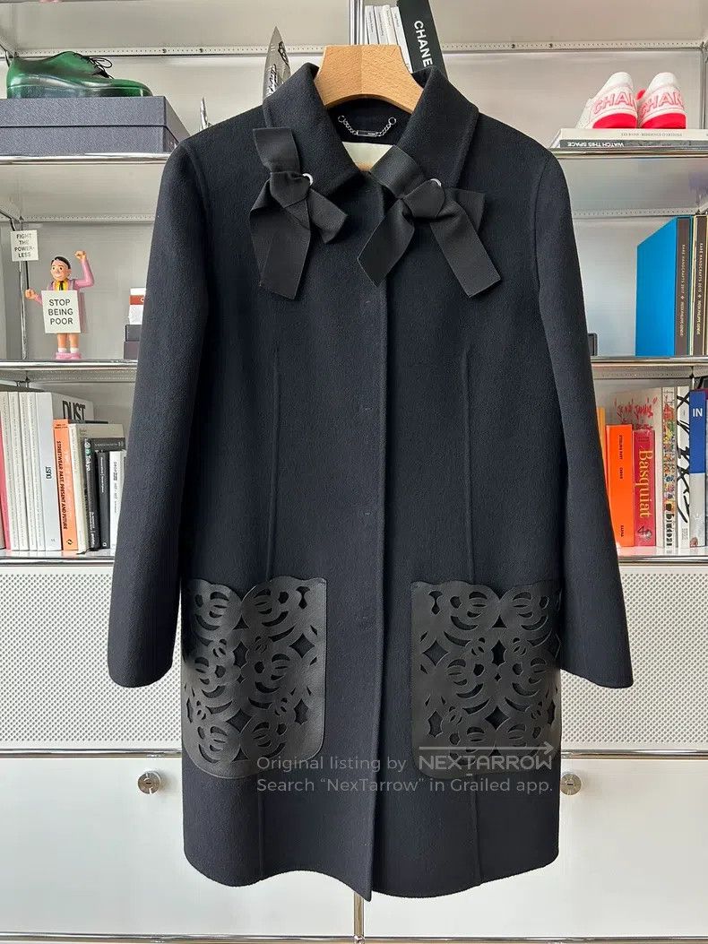 Fendi Fendi Black cut-out leather patched pocket bow detail wool Size XS / US 0-2 / IT 36-38 - 1 Thumbnail