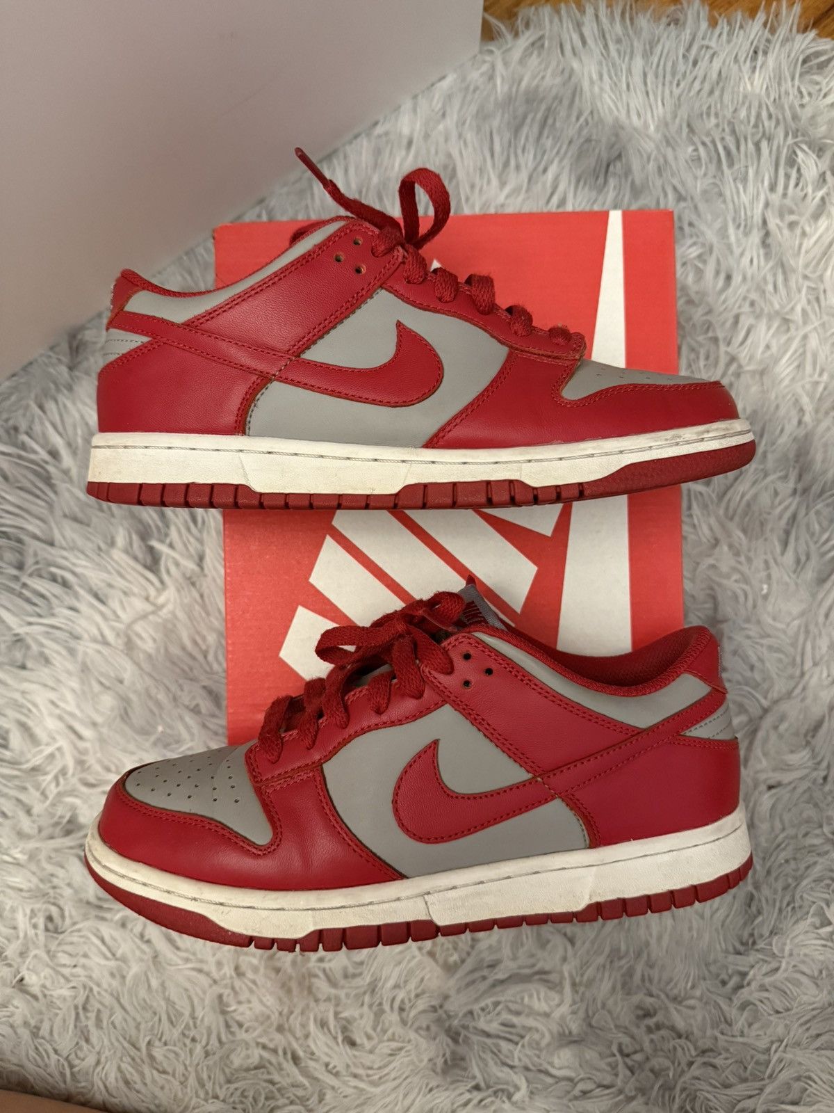 Nike Nike Dunk Low GS UNLV Size US 6 / EU 39 - 2 Thumbnail