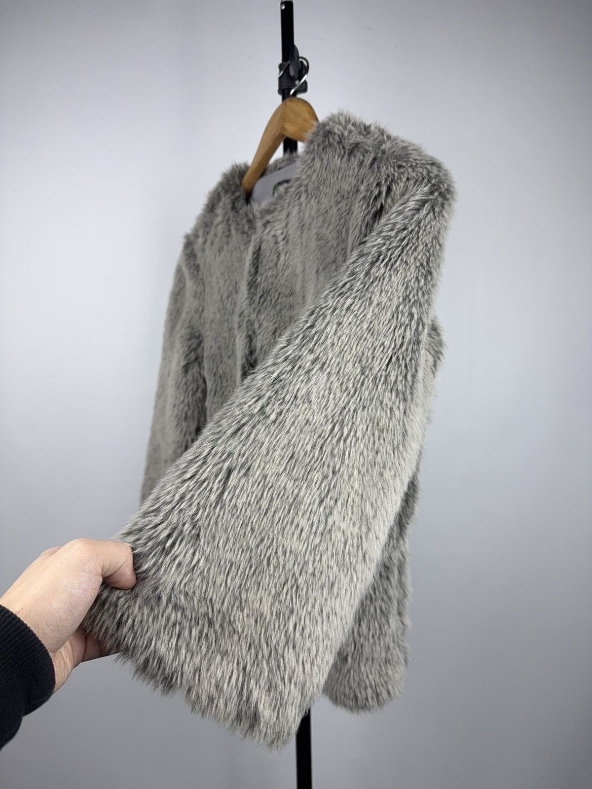 Benetton Y2K Avant Garde Benetton Grey Faux Fur Luxury Jacket Size S / US 4 / IT 40 - 4 Thumbnail