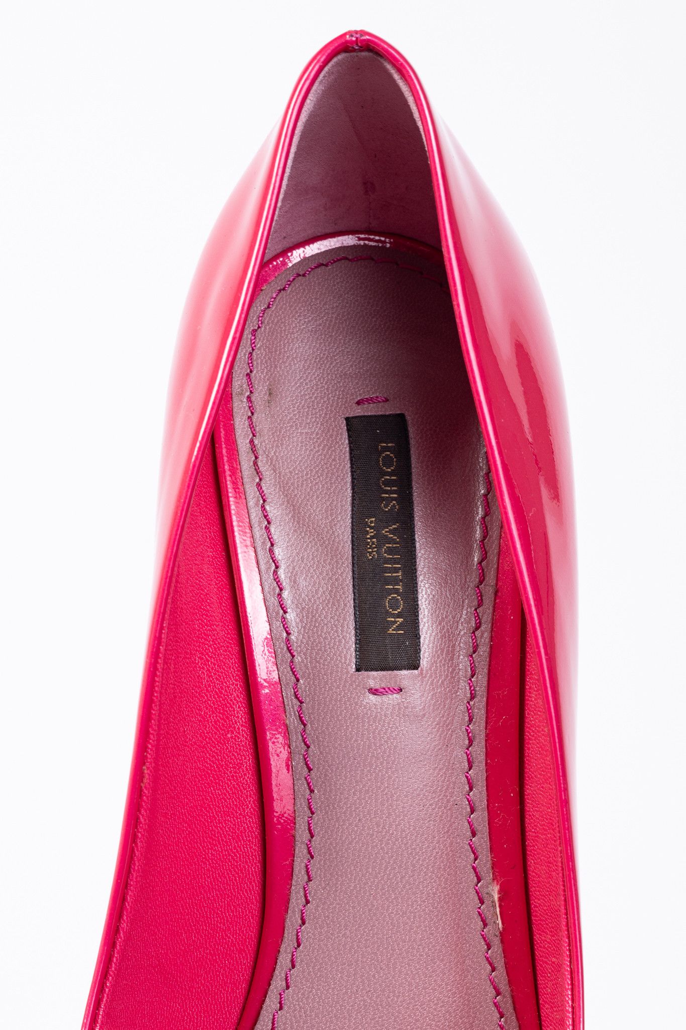 Louis Vuitton Louis Vuitton Strawberry Patent Leather Pointed-Toe Pumps Size US 8.5 / IT 38.5 - 9 Thumbnail