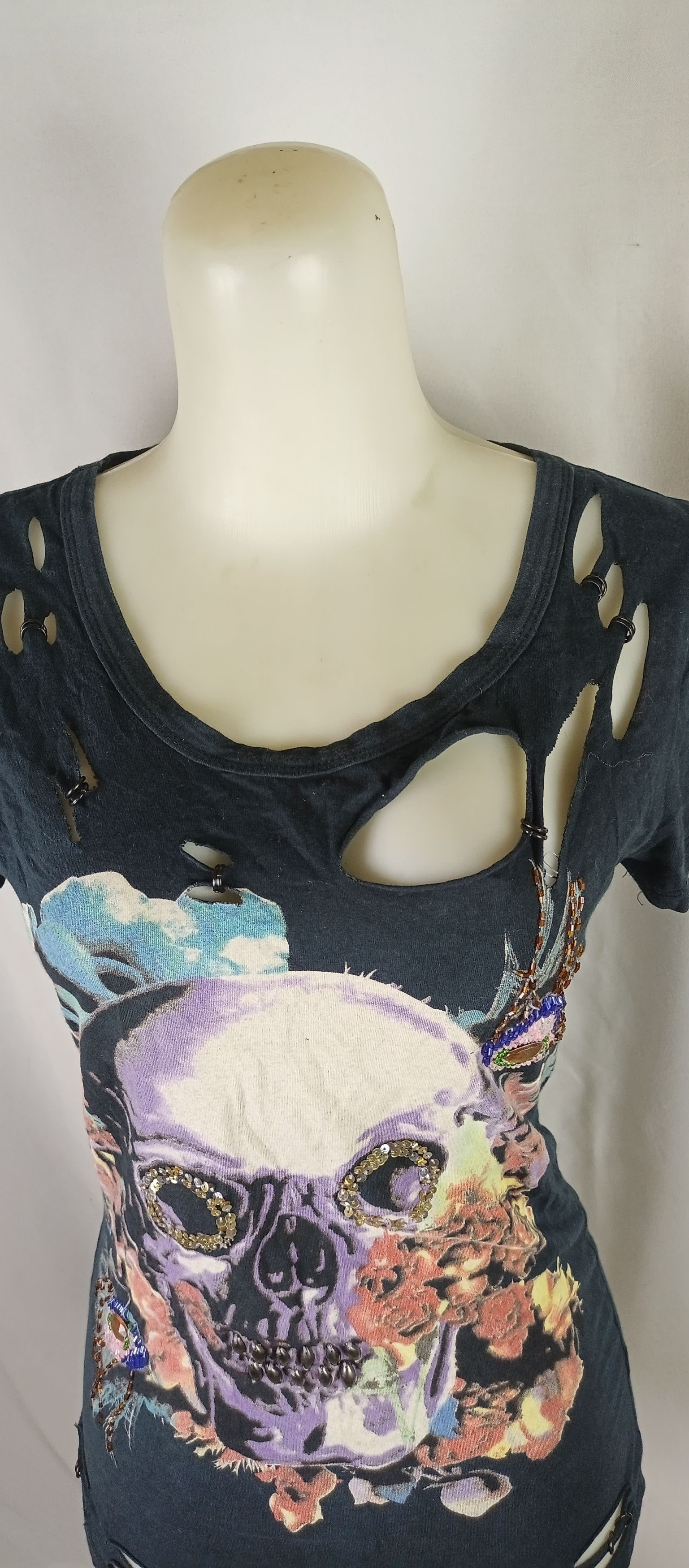 Vintage Crossbonez Distressed Skull Short Sleeve Strict TShirt Size M / US 6-8 / IT 42-44 - 2 Thumbnail
