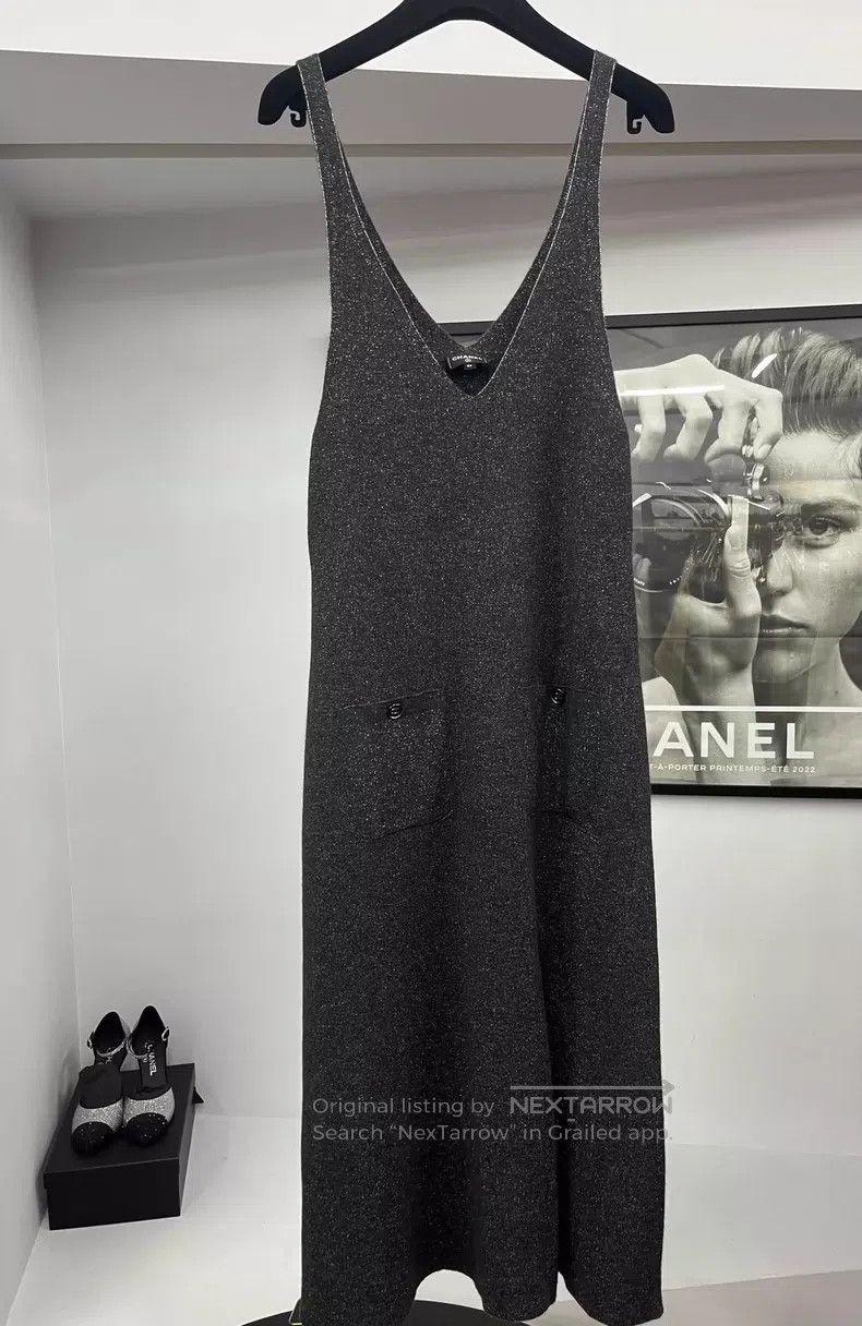 Chanel Chanel Black glitter V-neck knitted long skirt Size XS / US 0-2 / IT 36-38 - 1 Thumbnail