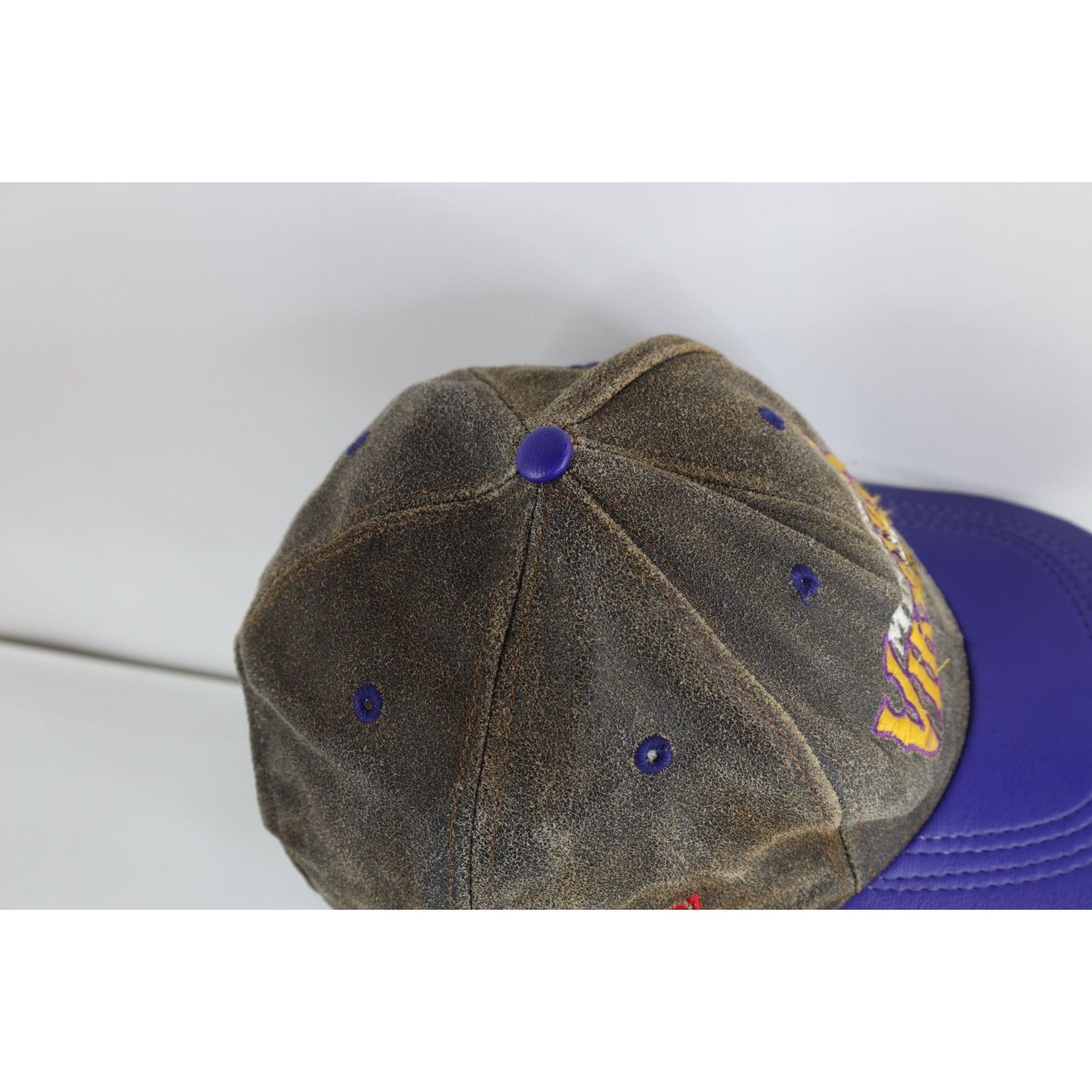 Vintage Vintage 90s Suede Leather Minnesota Vikings Football Hat Size ONE SIZE - 8 Thumbnail