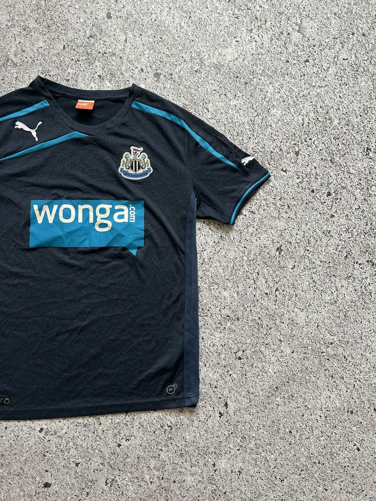 Puma × Vintage Vintage Puma Newcastle United 2013 2014 Away Soccer Jersey Size US M / EU 48-50 / 2 - 4 Thumbnail