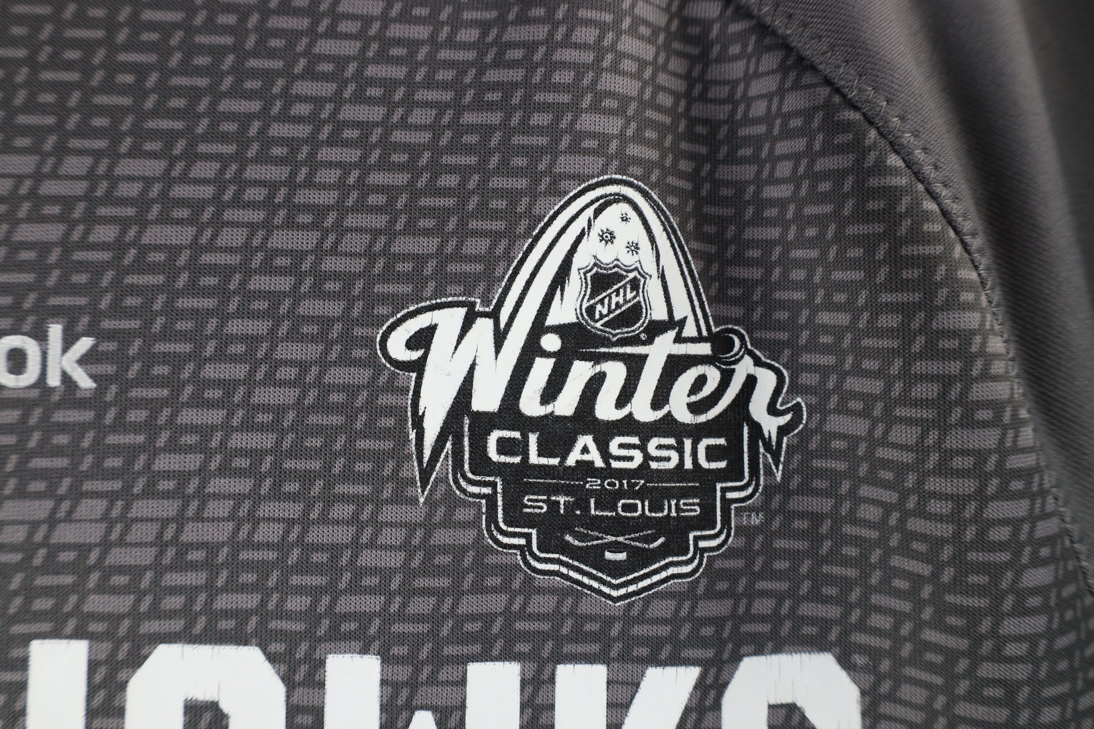 Reebok × Vintage Reebok Winter Classic Chicago Blackhawks Hockey Hoodie Gray Size US S / EU 44-46 / 1 - 6 Thumbnail