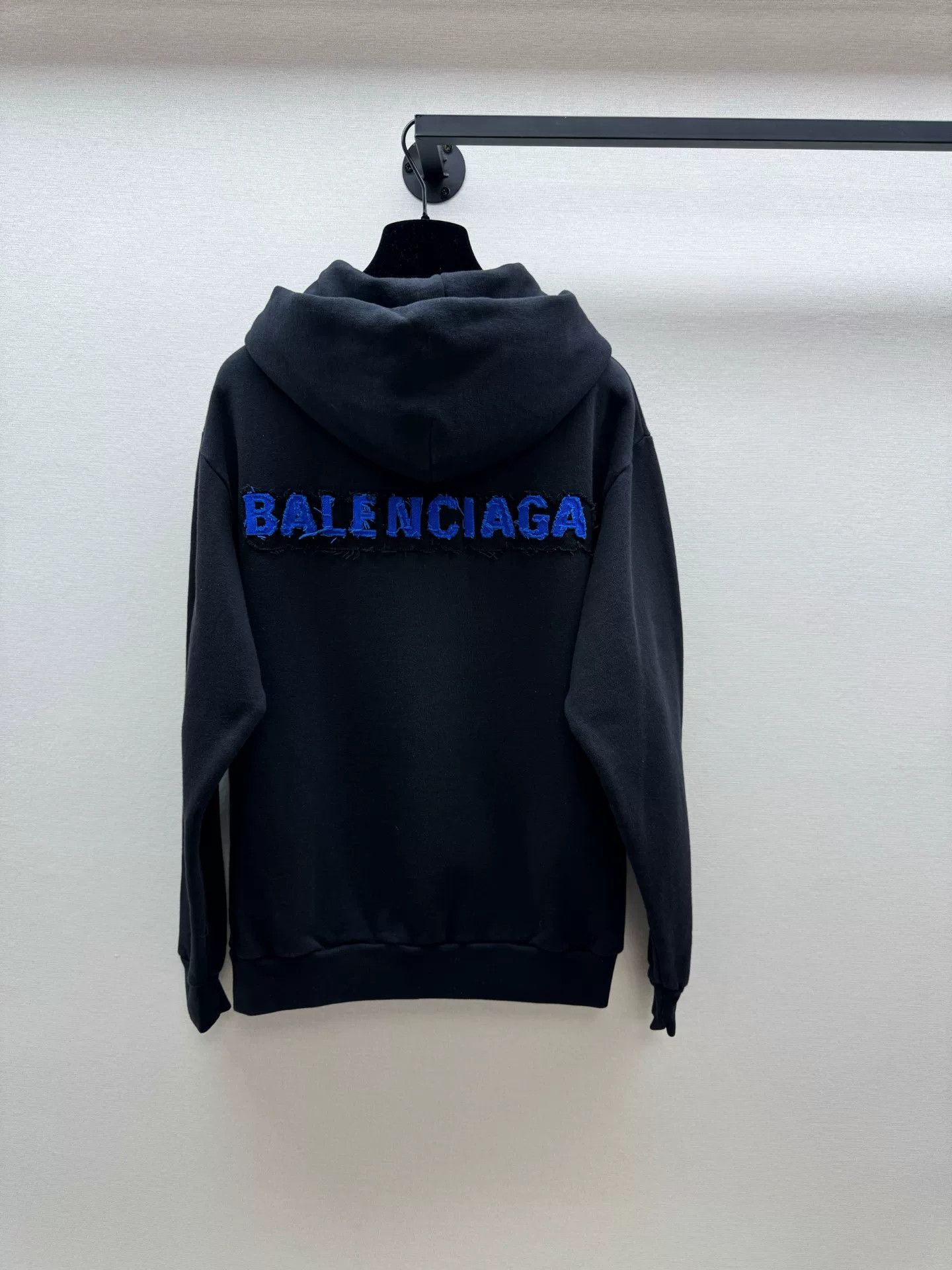 Balenciaga balenciaga black hoodie with blue logo Size US M / EU 48-50 / 2 - 1 Thumbnail