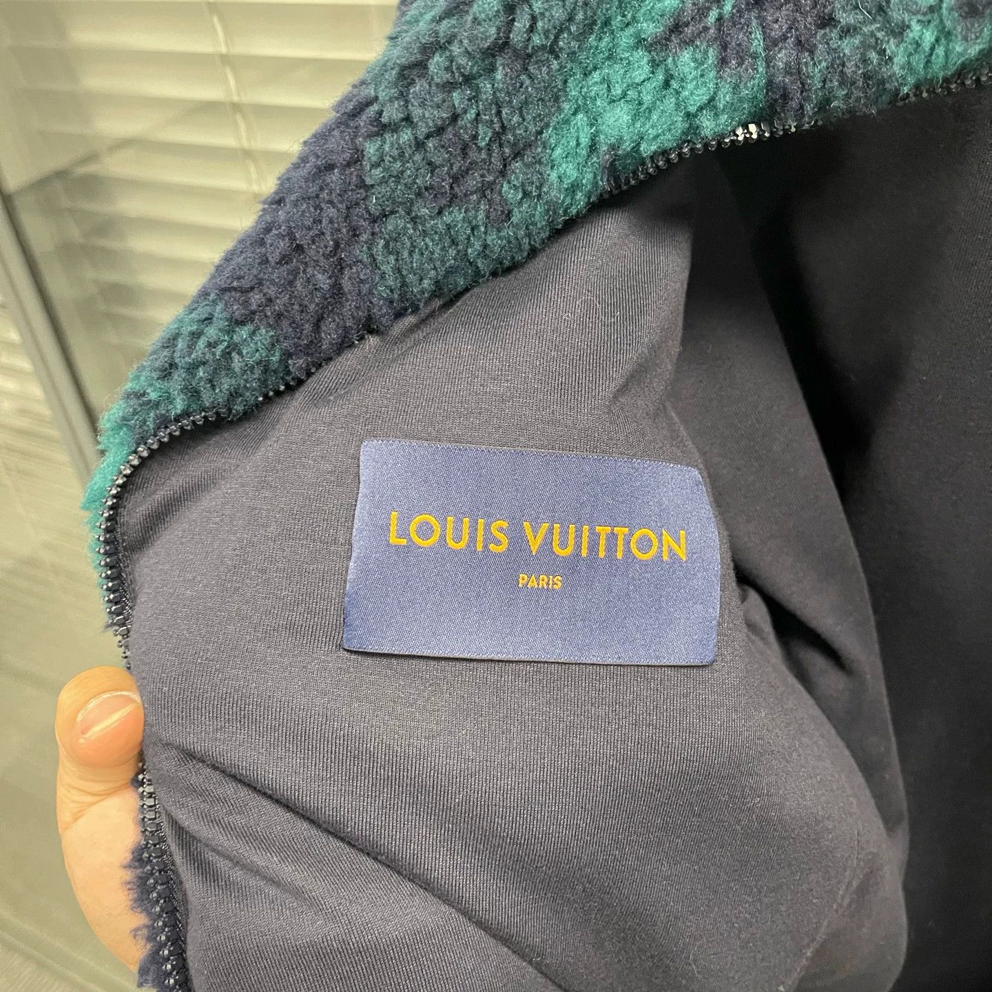 Louis Vuitton LV Turquoise Sage Tie-Dye Teddy Fleece Jacket L Size US L / EU 52-54 / 3 - 3 Thumbnail