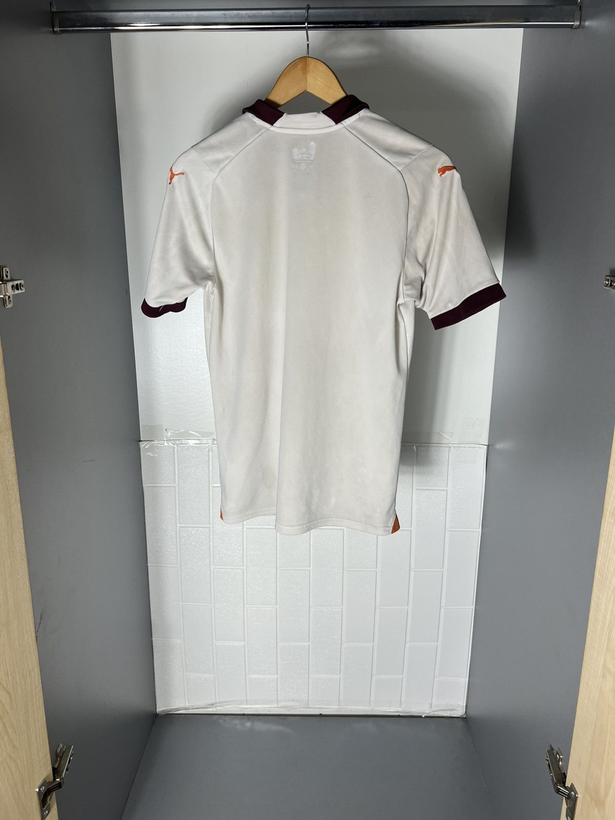 Puma VINTAGE PUMA FC MANCHESTER CITY ENGLAND SOCCER JERSEY RETRO Size US S / EU 44-46 / 1 - 14 Thumbnail