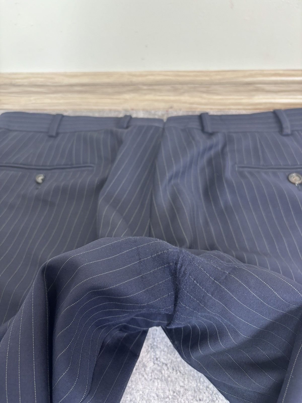 Suitsupply Suitsupply Men’s 2-Piece Navy Blue Pinstripe Wool Suit Size 44R - 24 Thumbnail