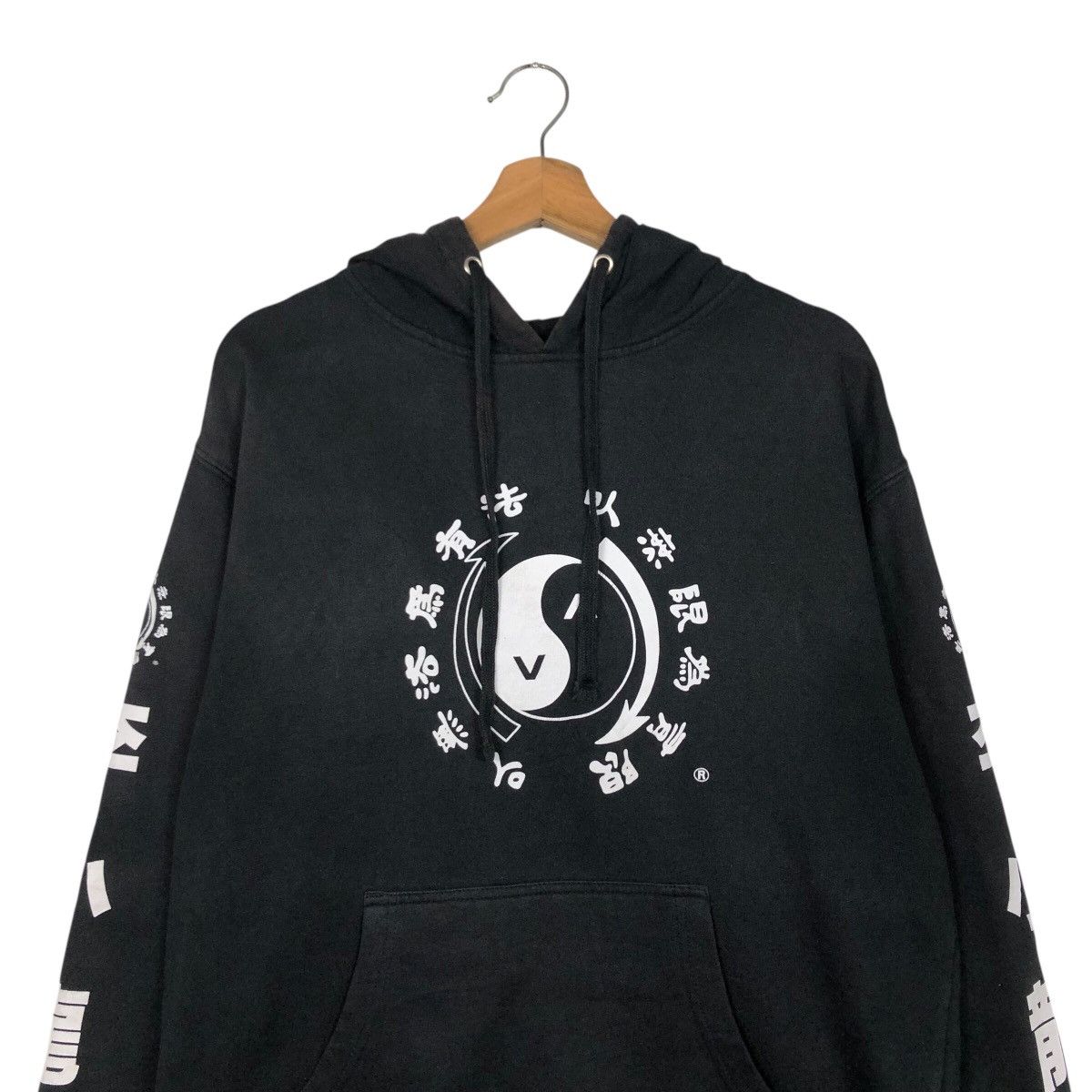 Japanese Brand 📌Vintage Hoodie Pull Over RVCA Big Logo Design Size US M / EU 48-50 / 2 - 14 Thumbnail