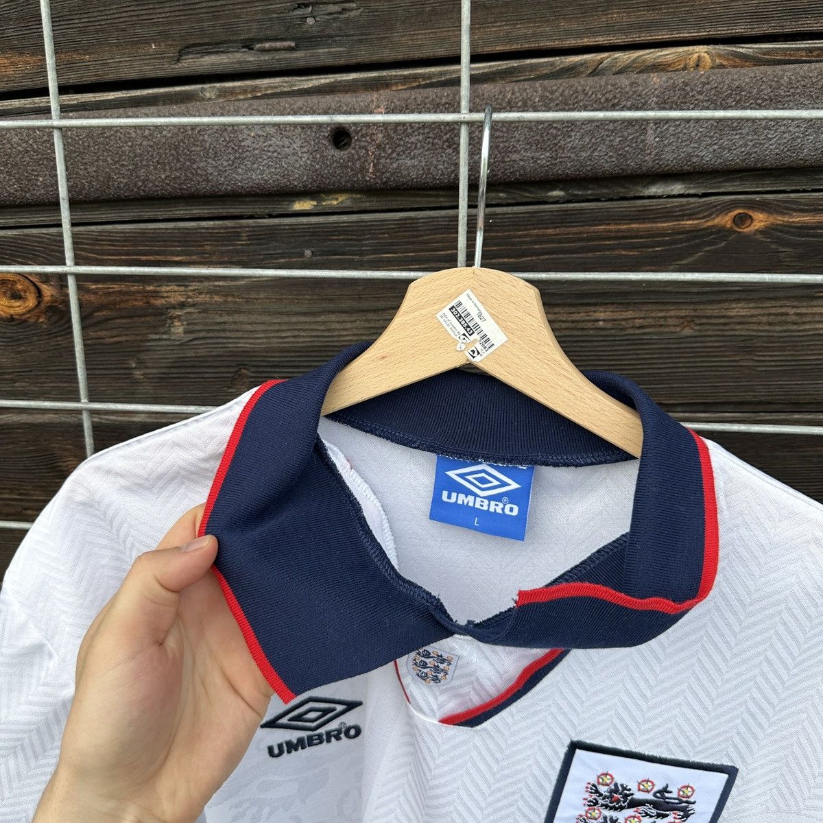 Umbro 1993/1995 England Umbro Soccer Jersey Vintage Home Shirt Size US L / EU 52-54 / 3 - 6 Thumbnail