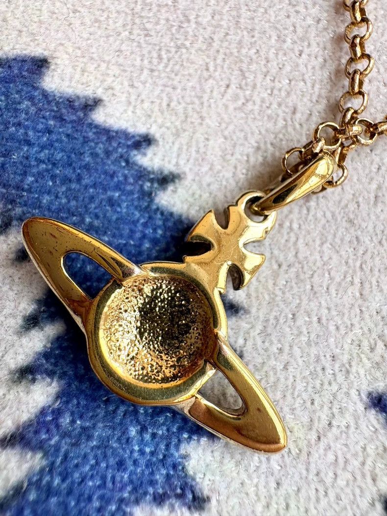 Vivienne Westwood Vivienne Westwood Pink Enamel Flat Saturn Necklace Size ONE SIZE - 3 Thumbnail