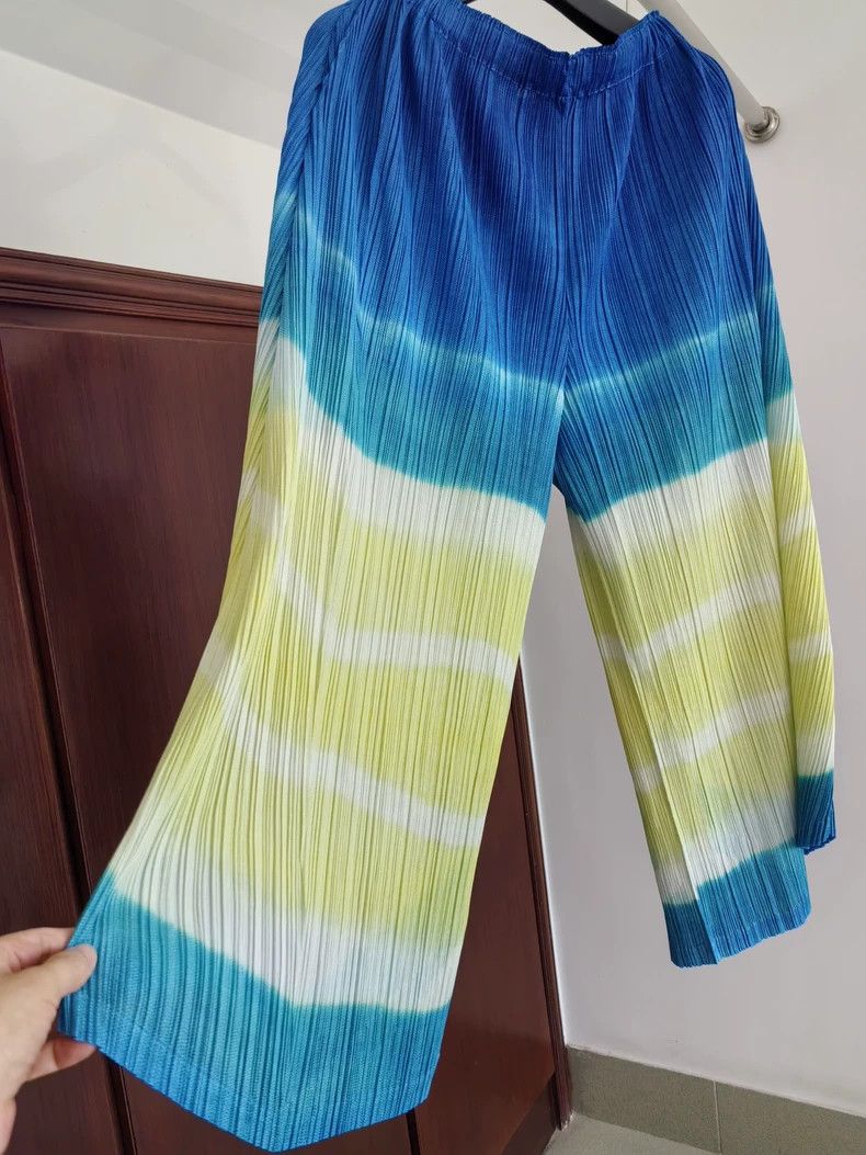 Issey Miyake Tie-dyed pleated pants
