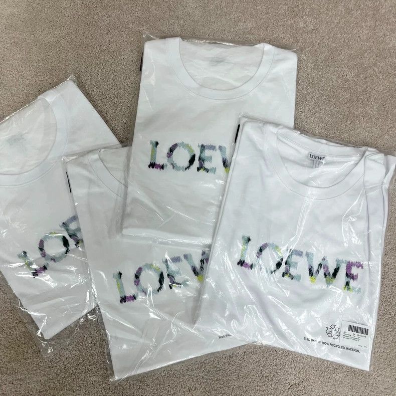 Loewe LOEWE Embroidered glitter logo short sleeve Size US S / EU 44-46 / 1 - 6 Thumbnail