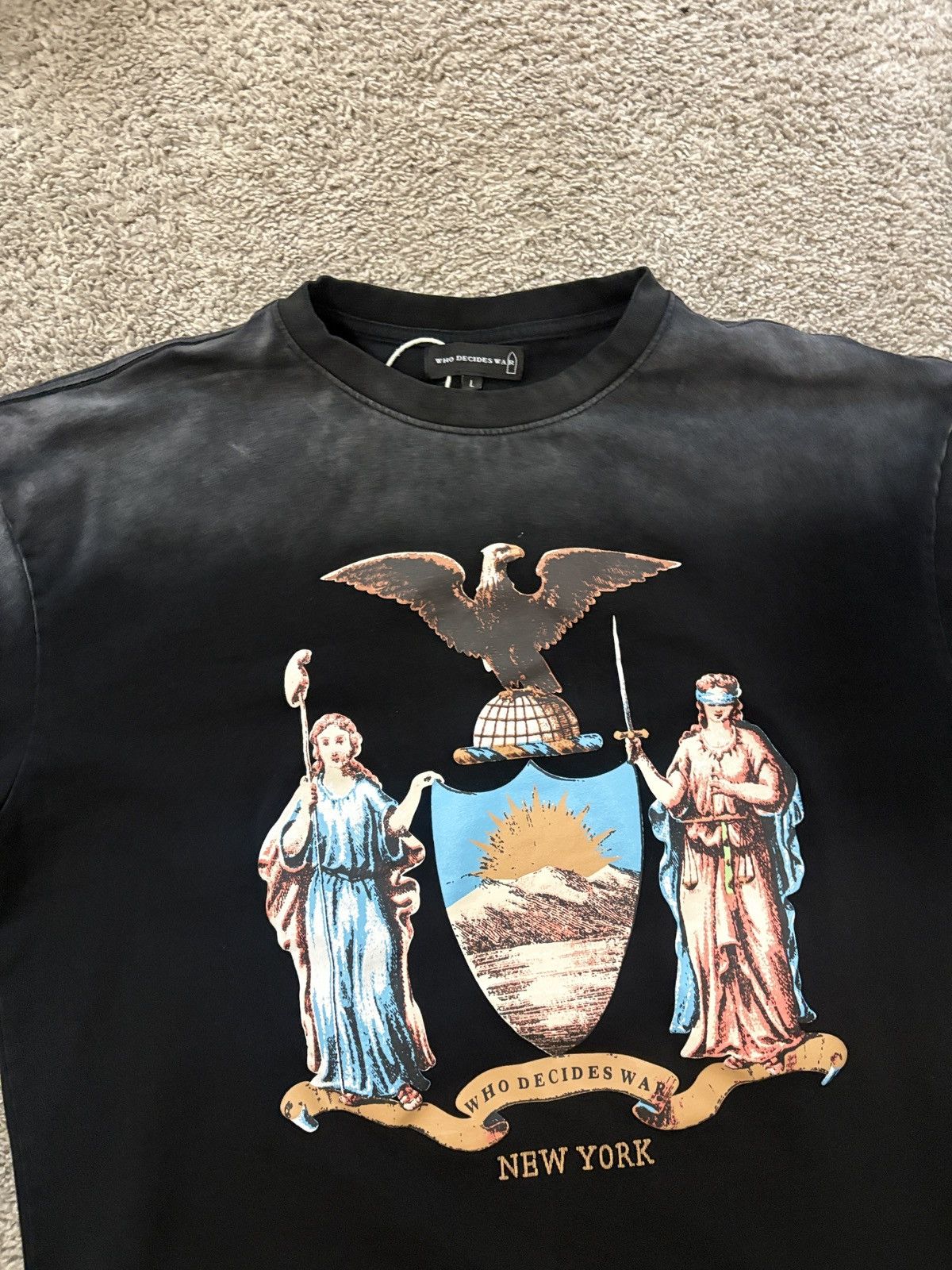 Who Decides War Who Decides War" t-shirt featuring the New York Size US L / EU 52-54 / 3 - 2 Thumbnail
