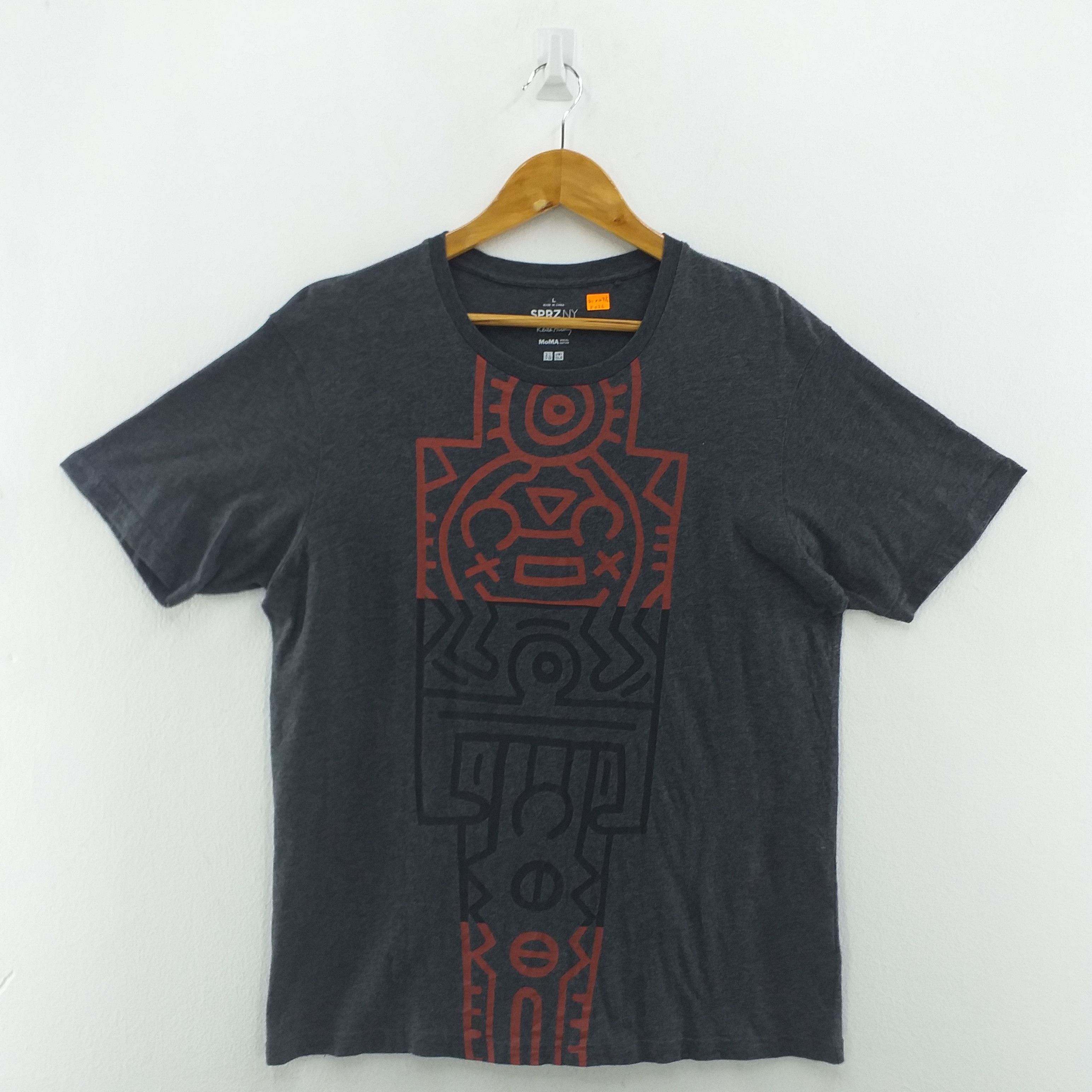 Japanese Brand Uniqlo x Keith Haring MoMA Special Edition Tshirt -F036 Size US L / EU 52-54 / 3 - 1 Thumbnail