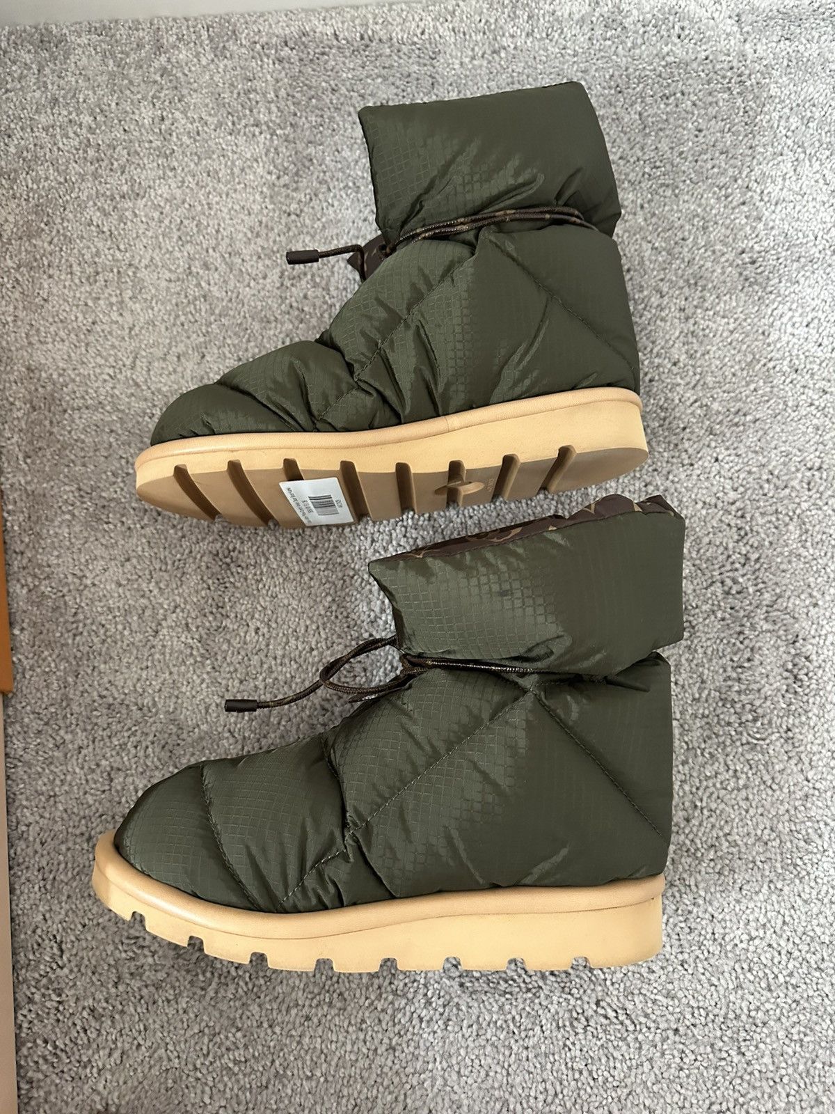 Louis Vuitton Barely used Louis Vuitton Duck Boots Size US 5 / IT 35 - 2 Thumbnail