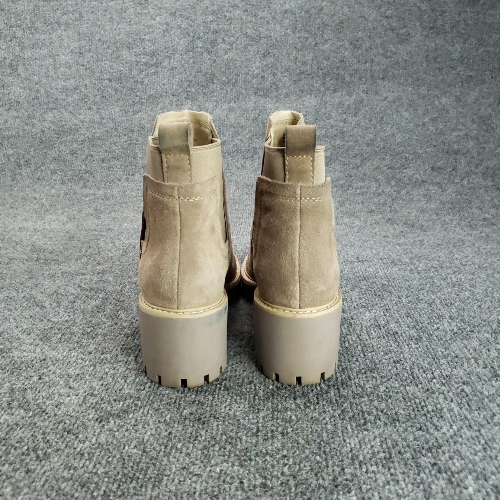 Dolce Vita Dolce Vita Boots Womens Size 9 Beige Suede Chelsea Lug Sole Ankle Chunky Size US 9 / IT 39 - 6 Thumbnail