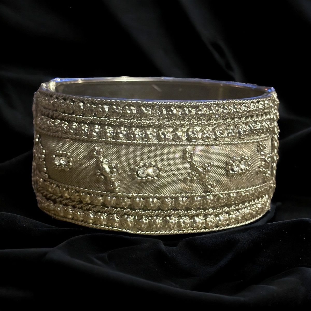 Vintage Vintage chunky silver hinged bangle bracelet Size ONE SIZE - 1 Thumbnail