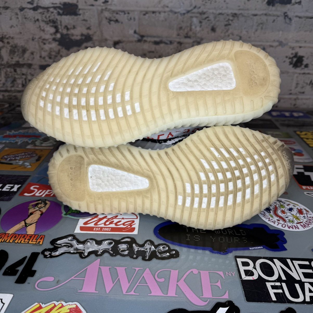 Adidas × Yeezy Adidas Yeezy Boost 350 V2 Zebra Sz 10 NDS Size US 10 / EU 43 - 5 Thumbnail