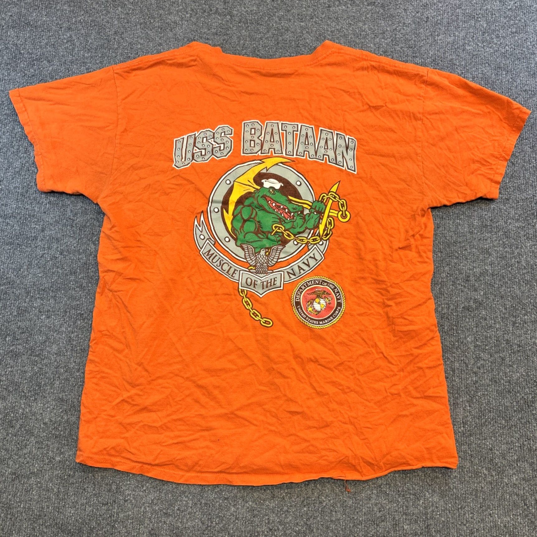 Gildan Gildan T-Shirt Men’s Large Orange USS Bataan LHD 5 US Navy Shirt Mens L Orange USS Bataan LHD 5 Gildan Size US L / EU 52-54 / 3 - 5 Thumbnail