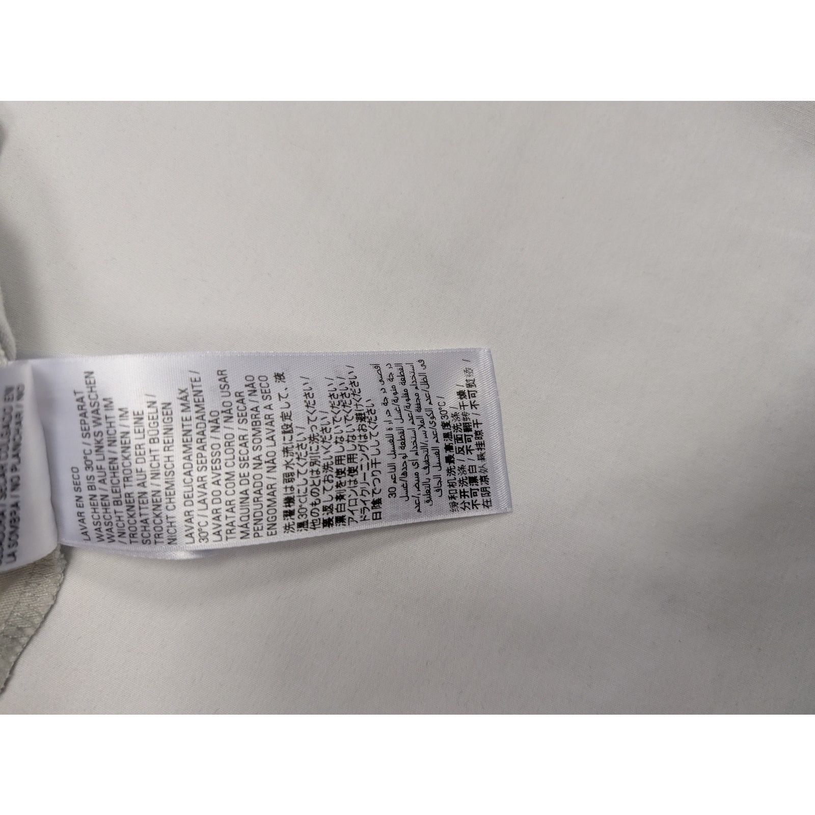 Balenciaga o1rshd1 Short Sleeve Cropped T-Shirt in White Size US L / EU 52-54 / 3 - 14 Thumbnail