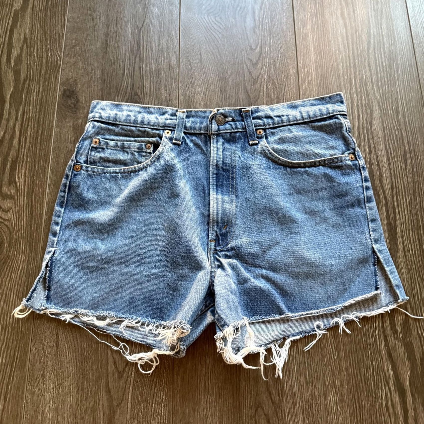Levi's VINTAGE Levi's Denim Shorts 32 Blue High Rise Cutoff Frayed Raw Hem Womens Size 24" / US 00 / IT 34 - 6 Thumbnail