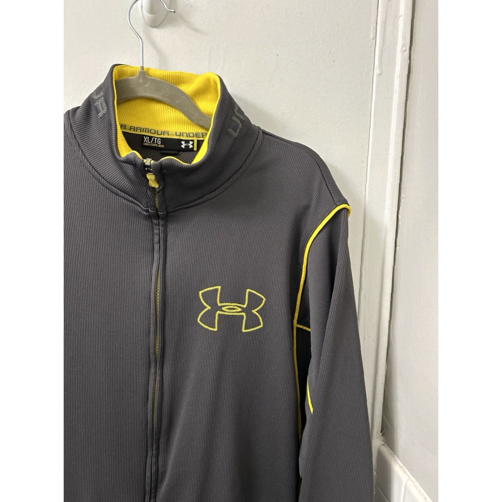 Under Armour Under Armour Track Jacket Mens XL Gray Yellow Full Zip Loose Fit Logo L/S Size US XL / EU 56 / 4 - 4 Thumbnail