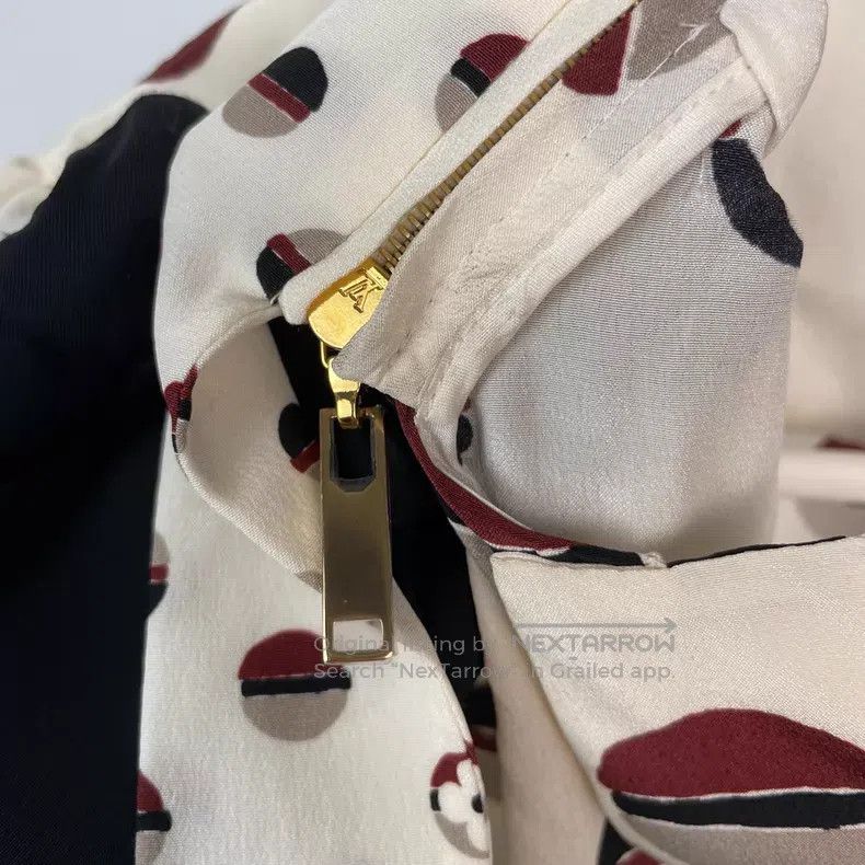 Louis Vuitton Louis Vuitton Polka-dot Ribbon Ruffle Shirt Size XXS / US 00 / IT 34 - 5 Thumbnail