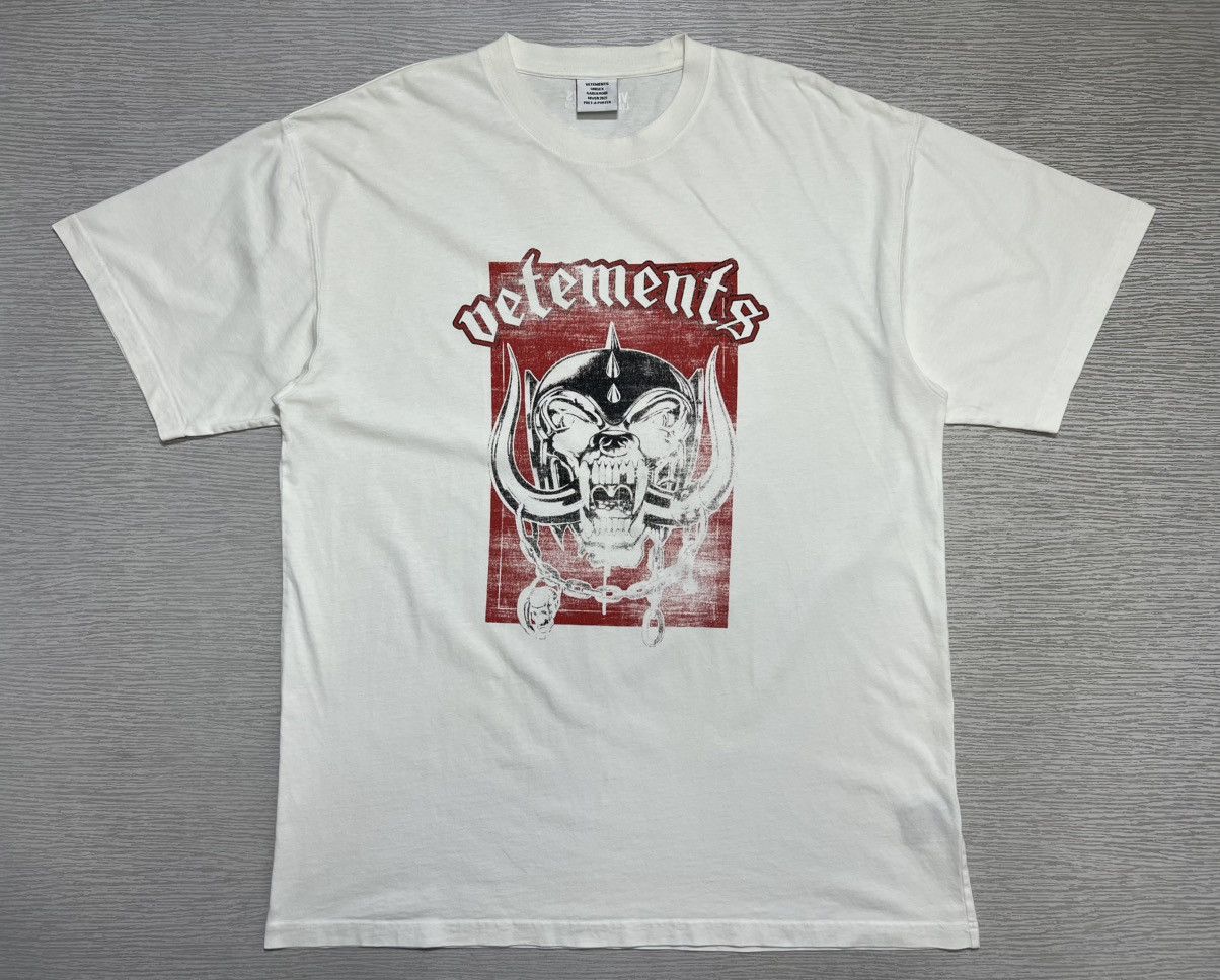 人気★関税込【VETEMENTS】MOTORHEAD PATCHED Tシャツ b59990c6-eac9-4656-b4e8-