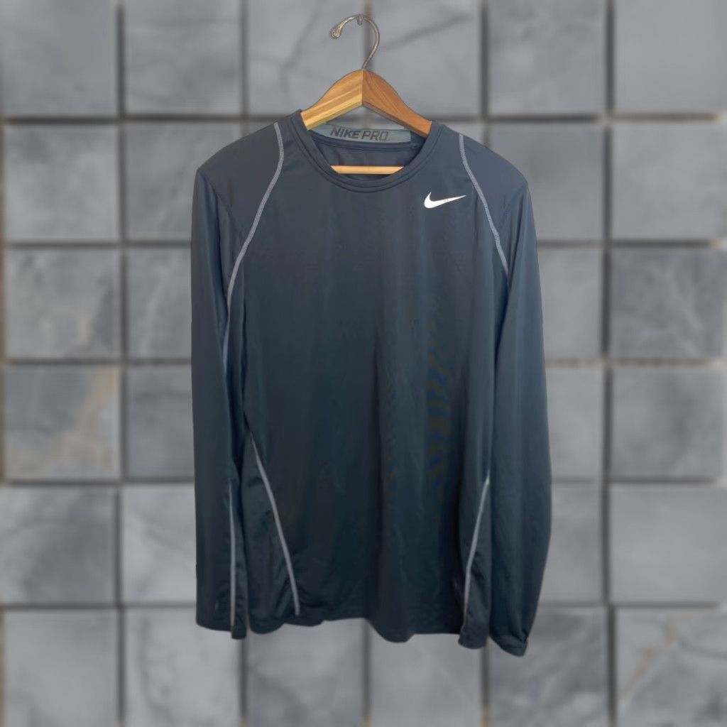 Nike Nike Pro Tee T-Shirt Long Sleeve Crew Neck Men's Small Black Nike Dri-FIT Logo Graphic T-Shirt Size US S / EU 44-46 / 1 - 1 Thumbnail
